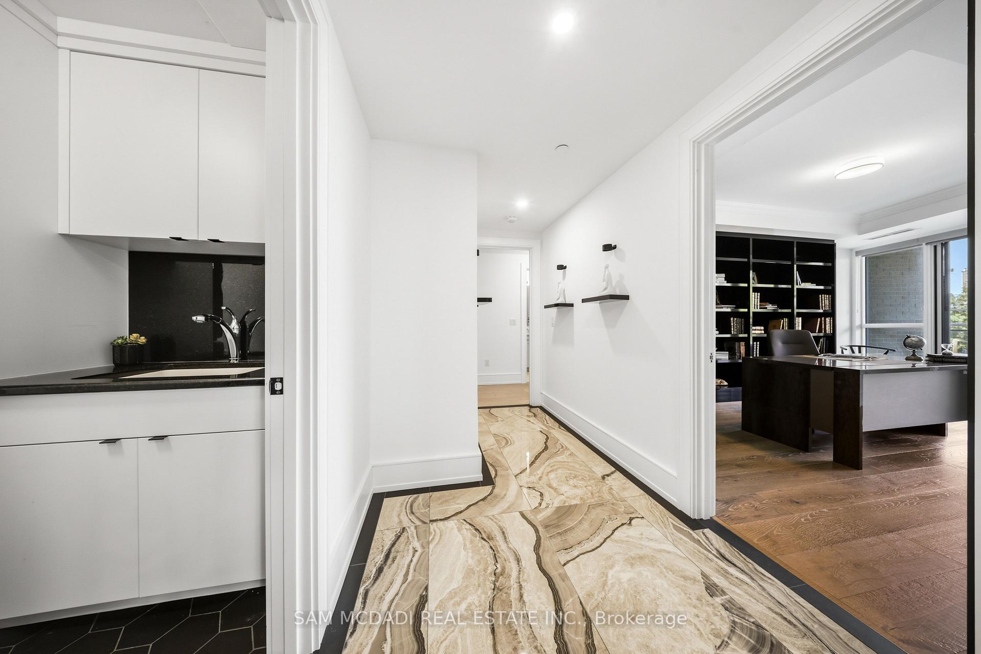 2060 Lakeshore Road 308