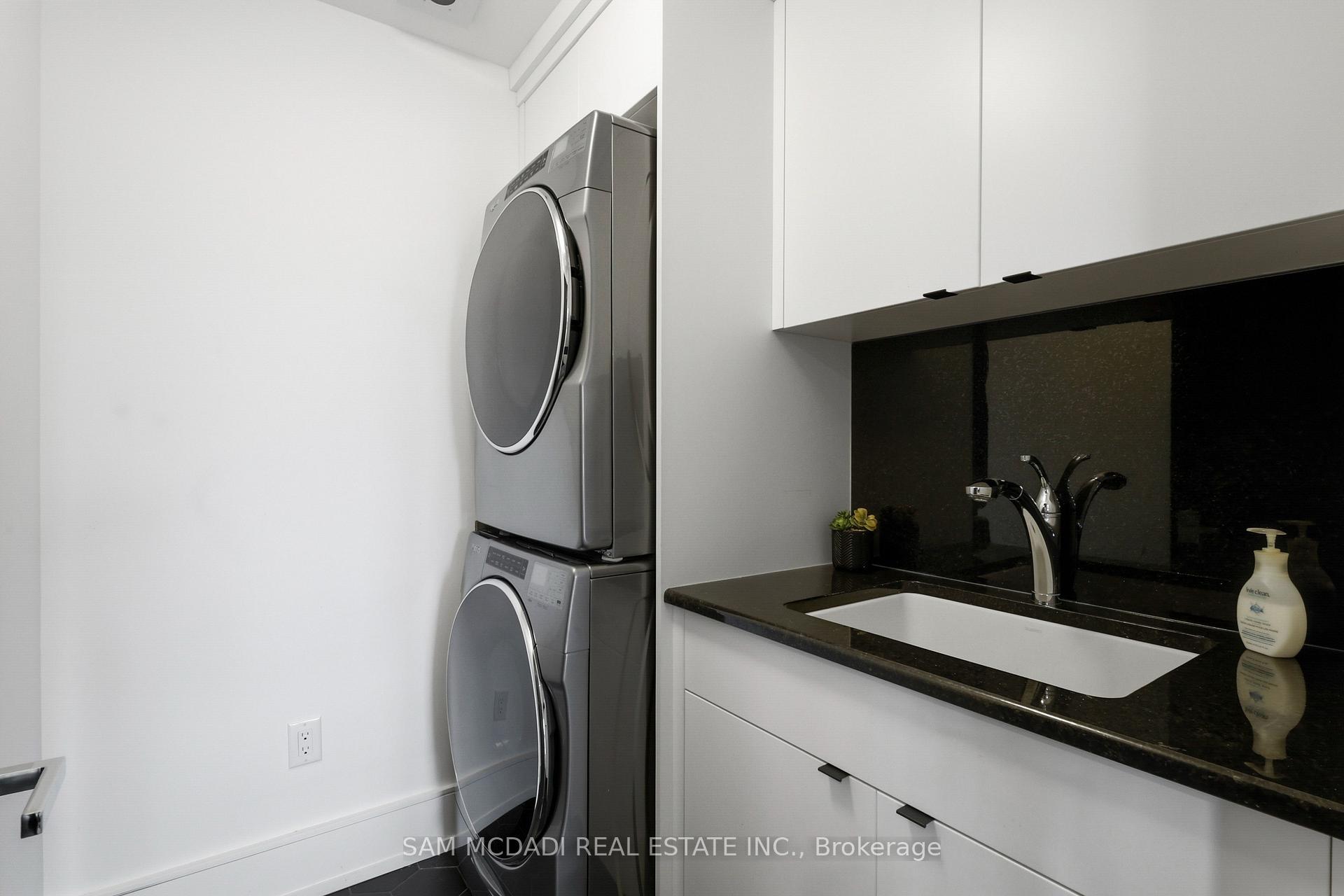 2060 Lakeshore Road 308
