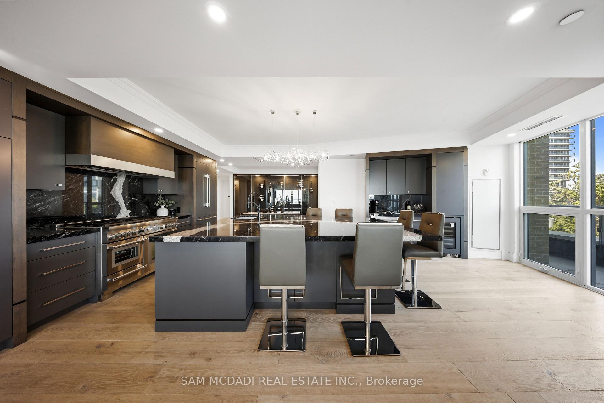 2060 Lakeshore Road 308