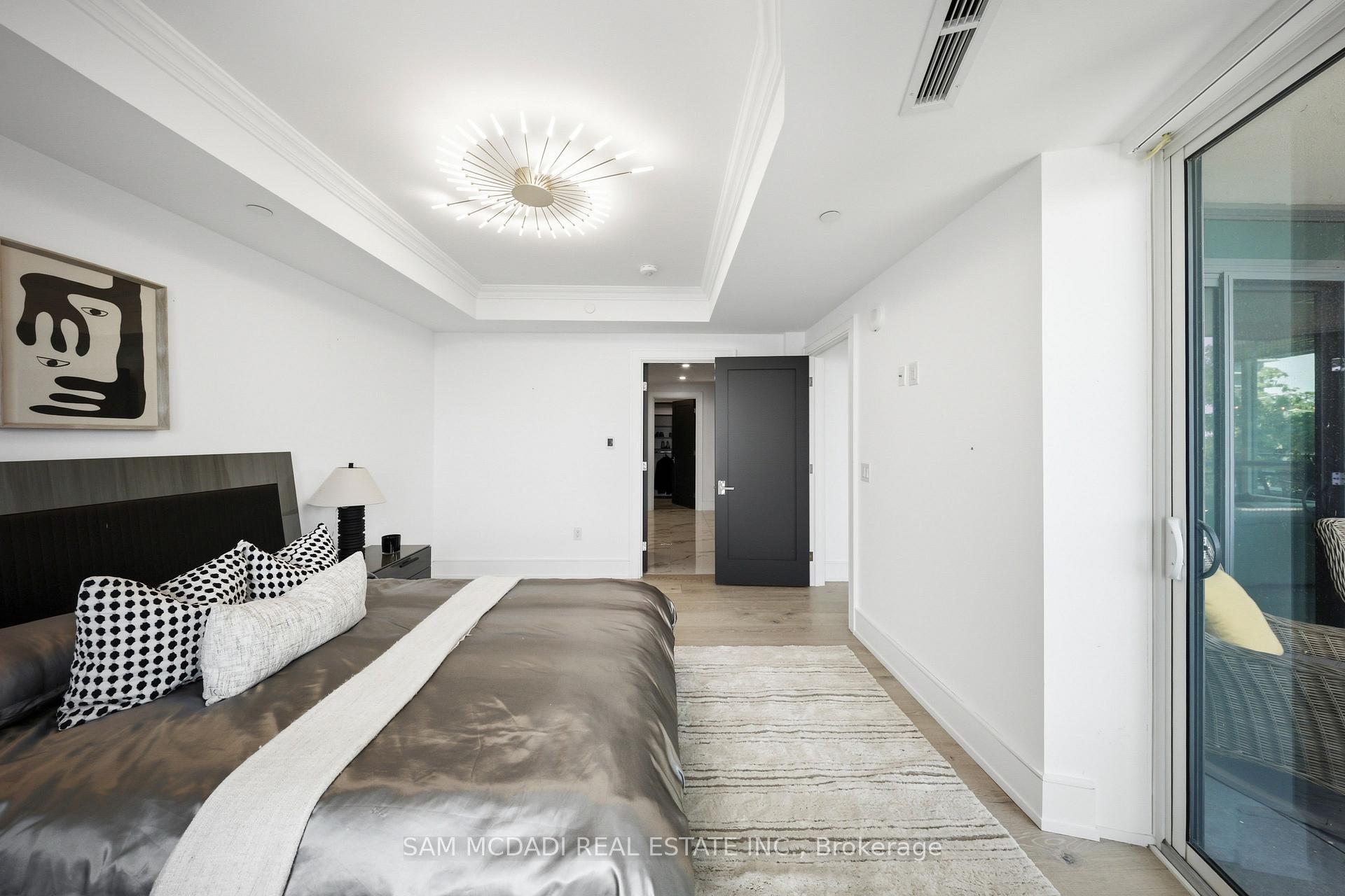 2060 Lakeshore Road 308