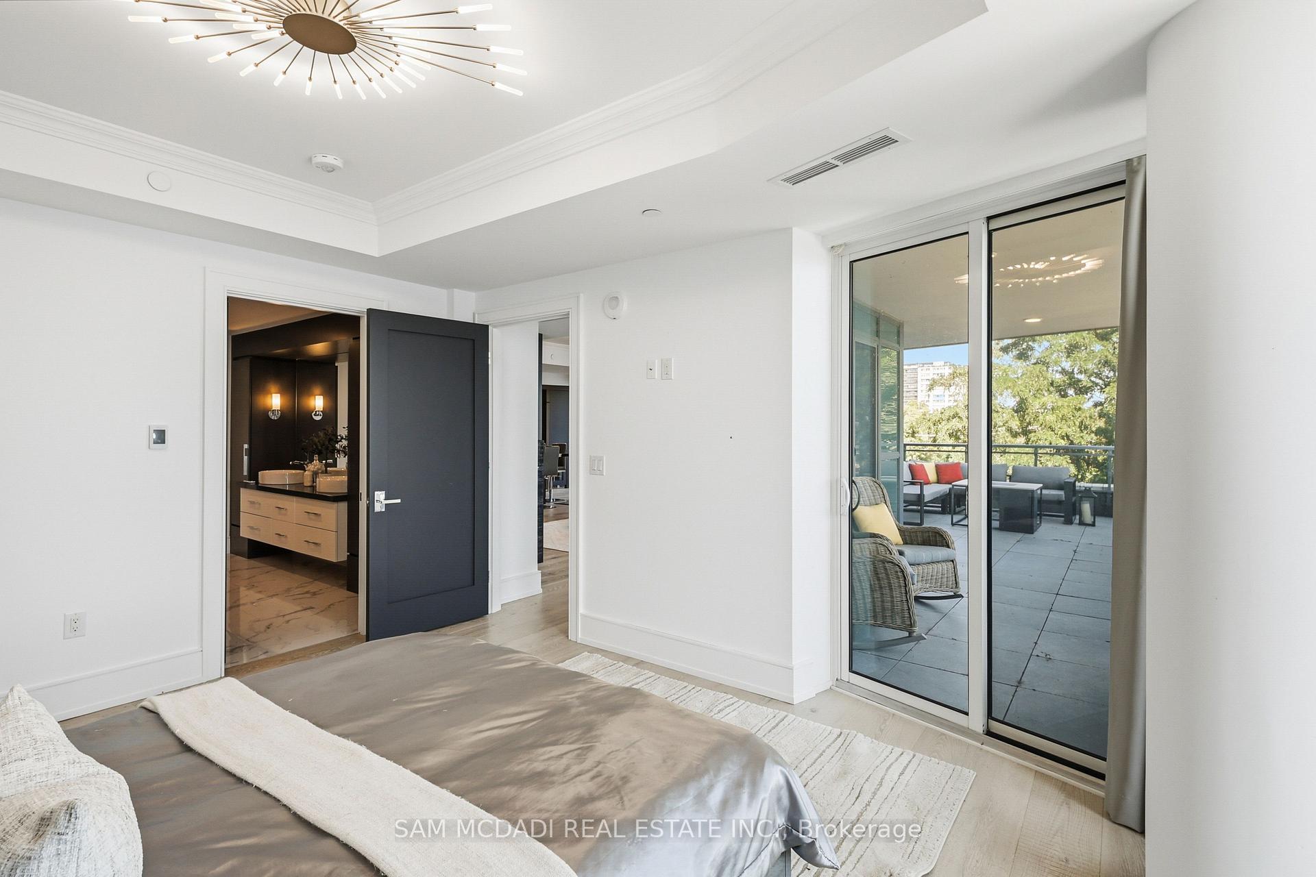 2060 Lakeshore Road 308