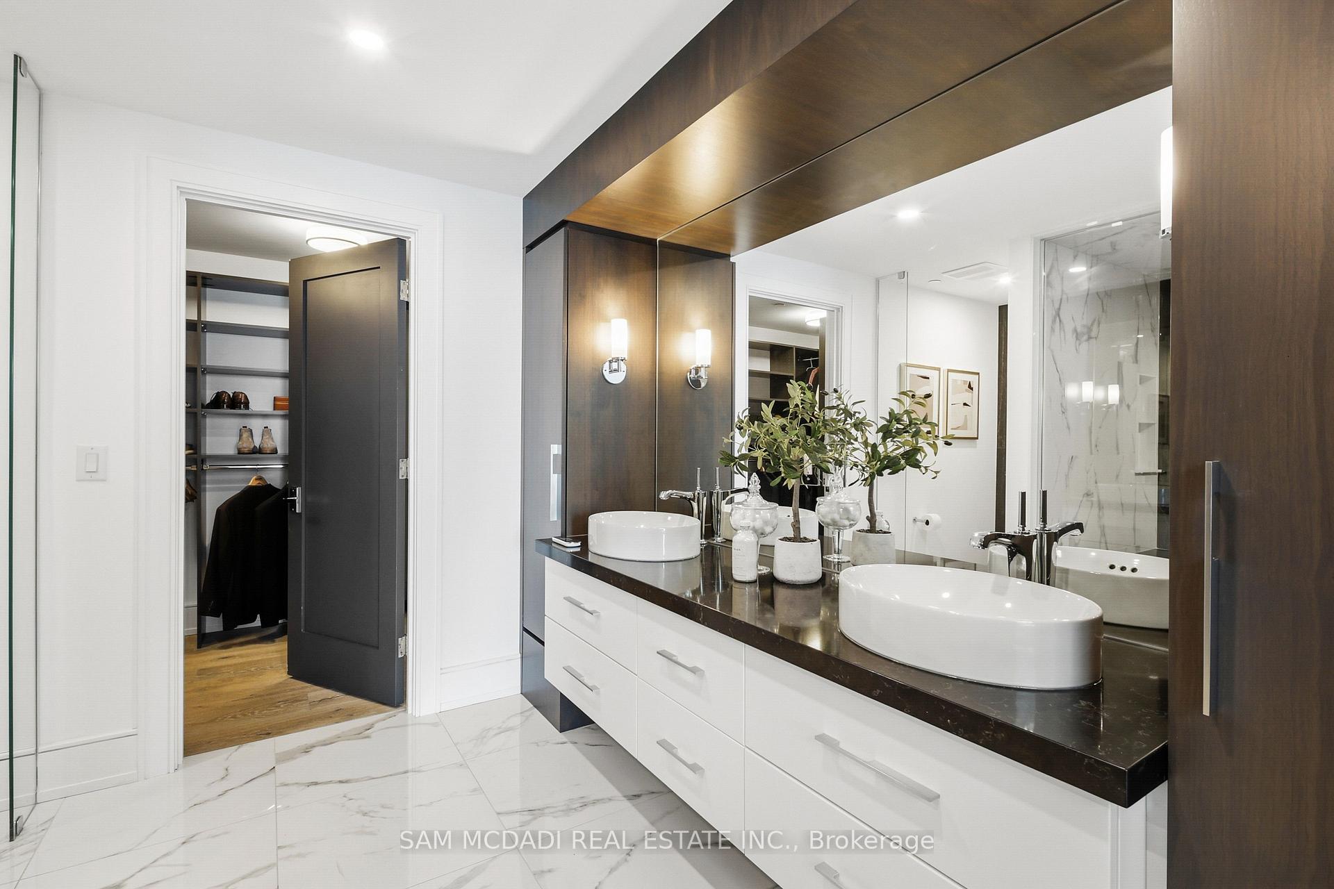2060 Lakeshore Road 308