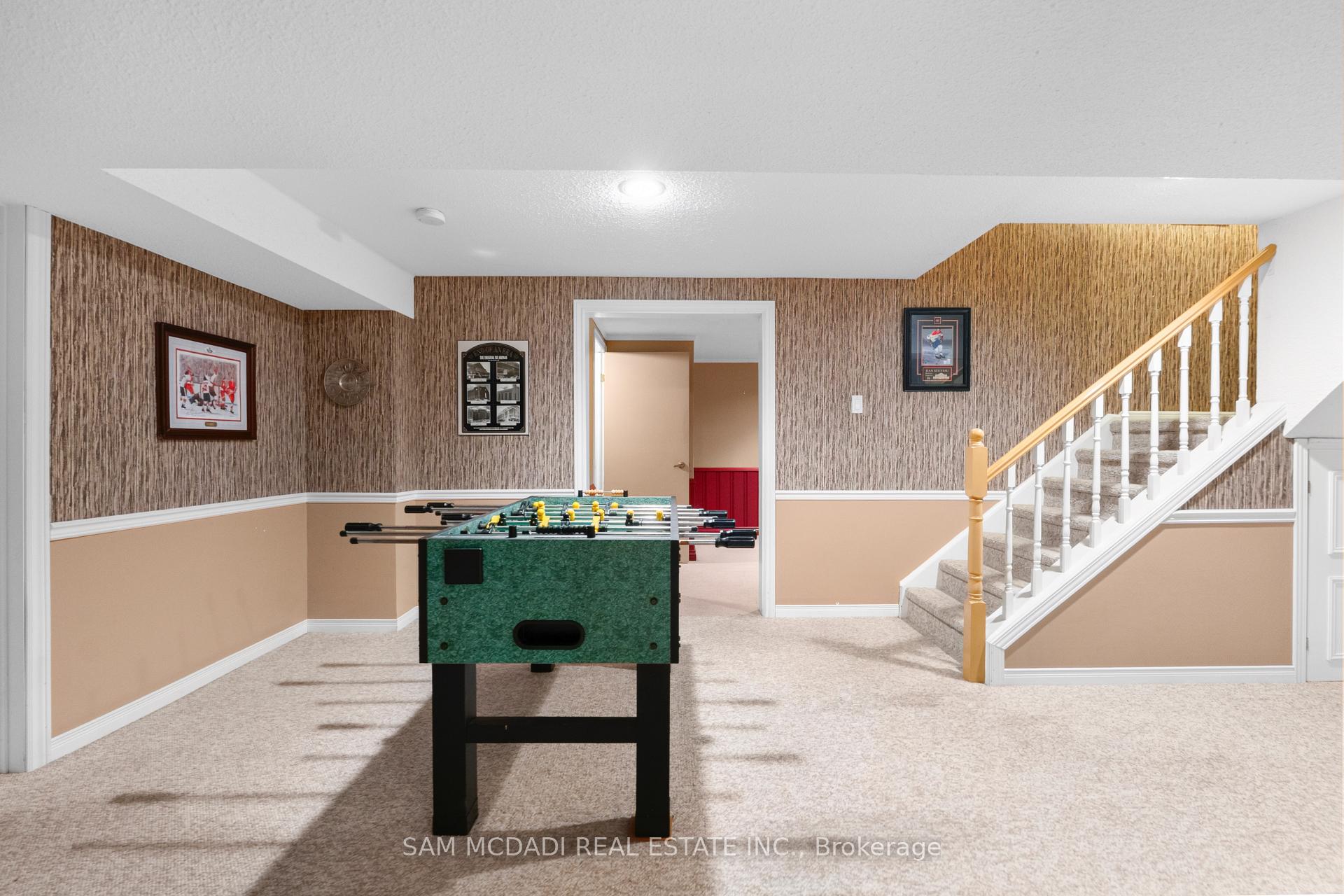 1077 Saginaw Crescent