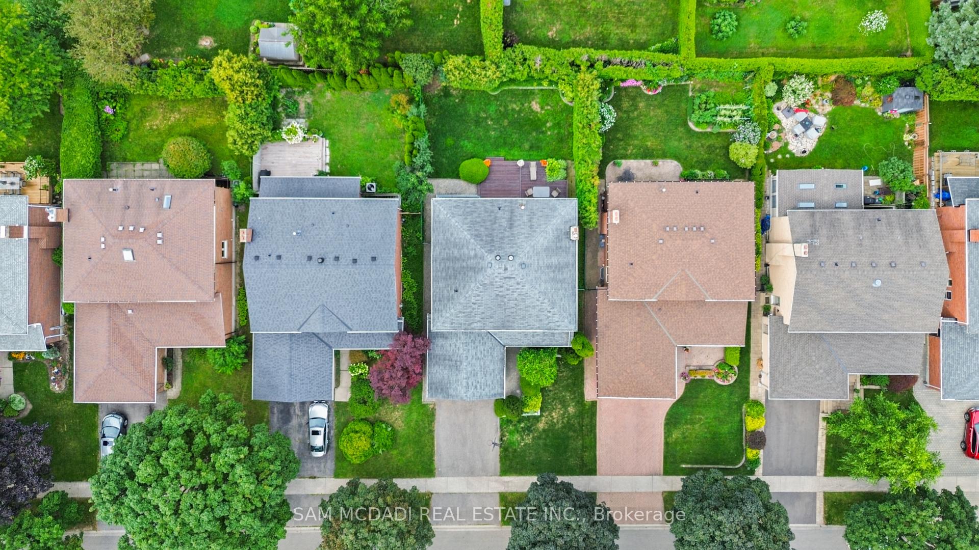 1077 Saginaw Crescent