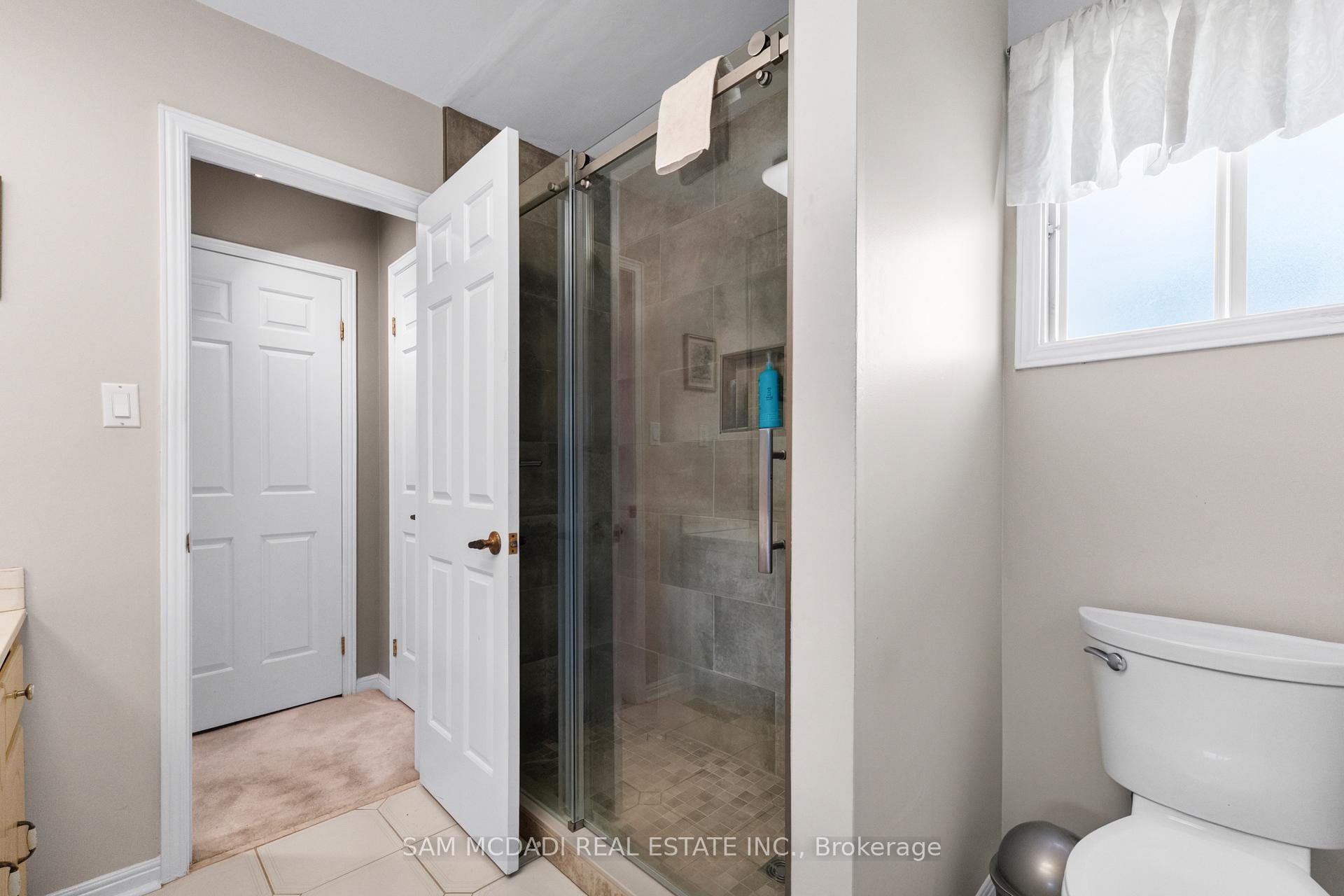 1077 Saginaw Crescent