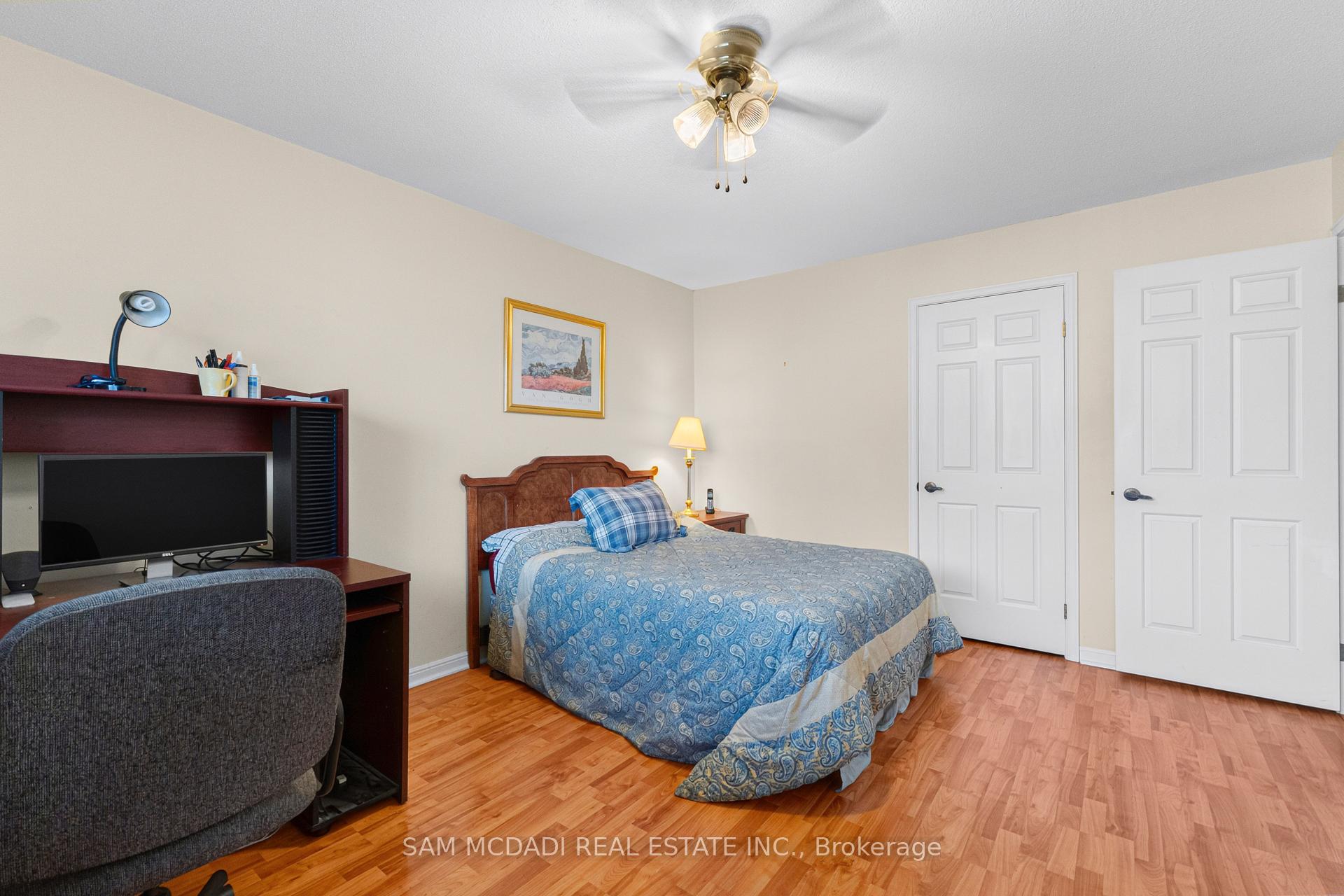 1077 Saginaw Crescent