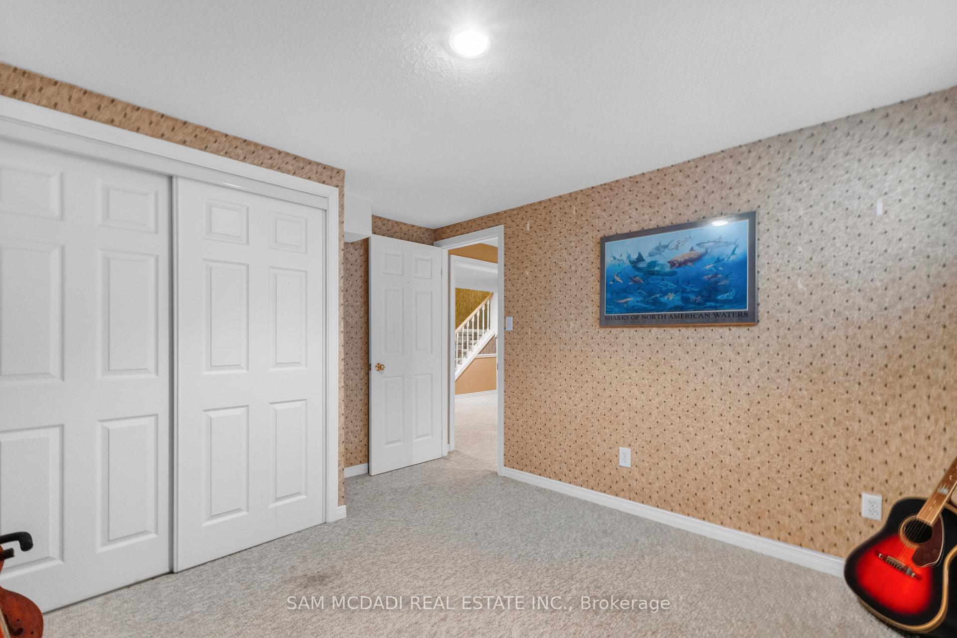 1077 Saginaw Crescent