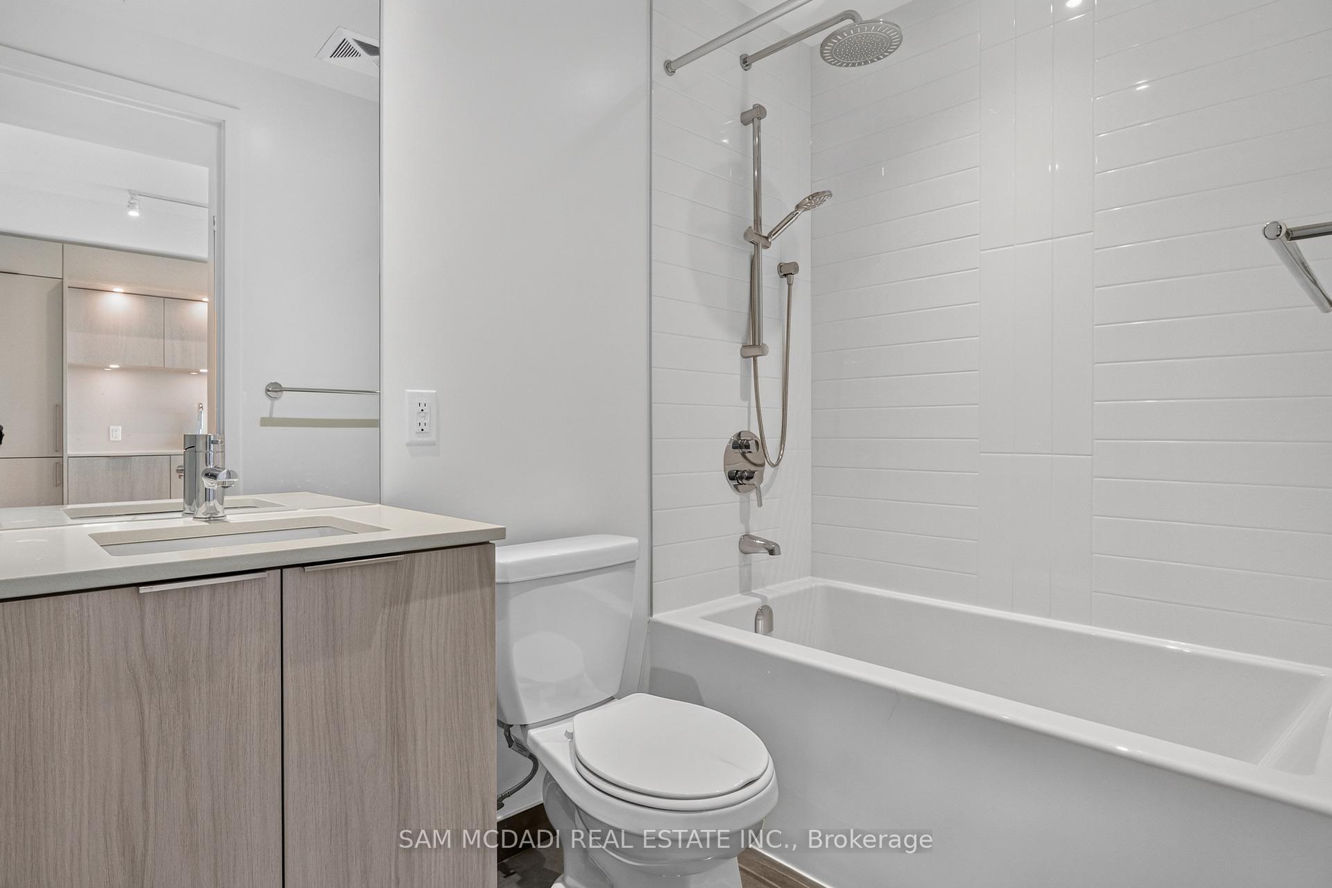 448 Burnhamthorpe Road 6606
