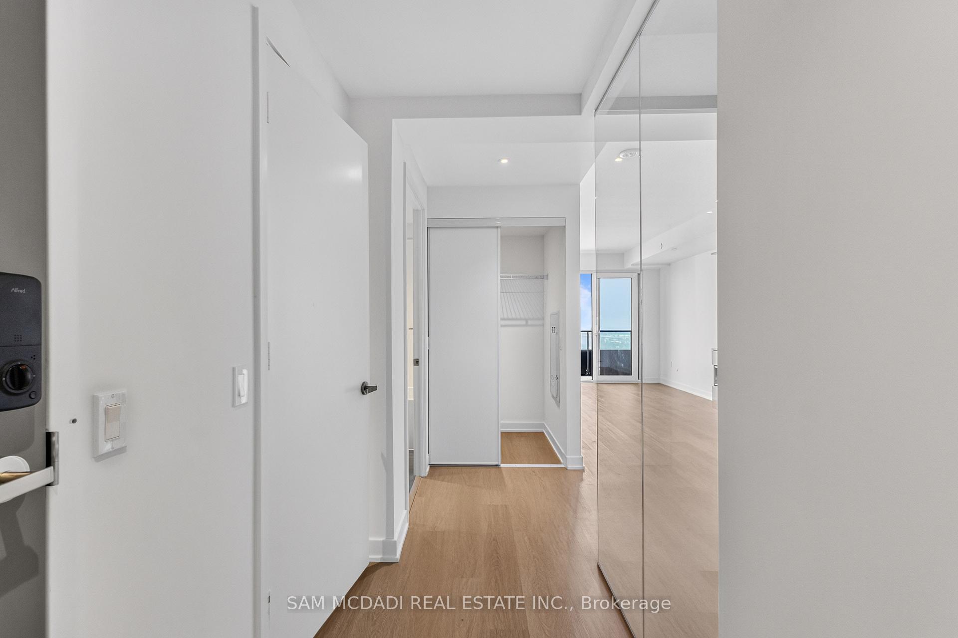 448 Burnhamthorpe Road 6606
