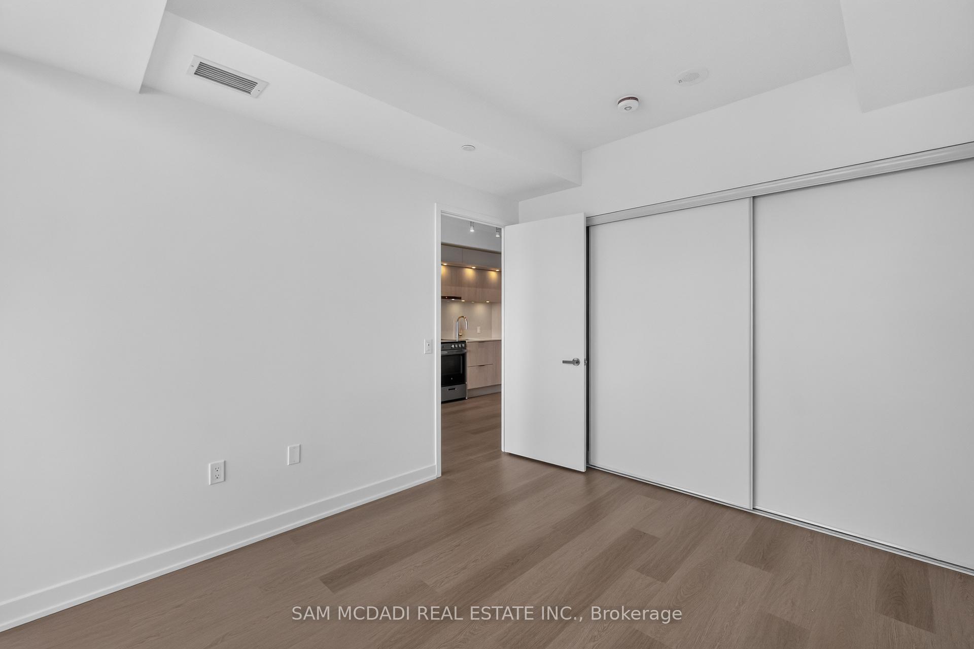 448 Burnhamthorpe Road 6606