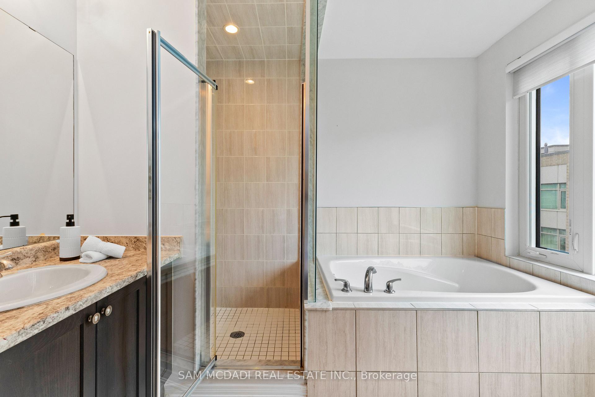 26 Applewood Lane 46, Toronto Unit: 46