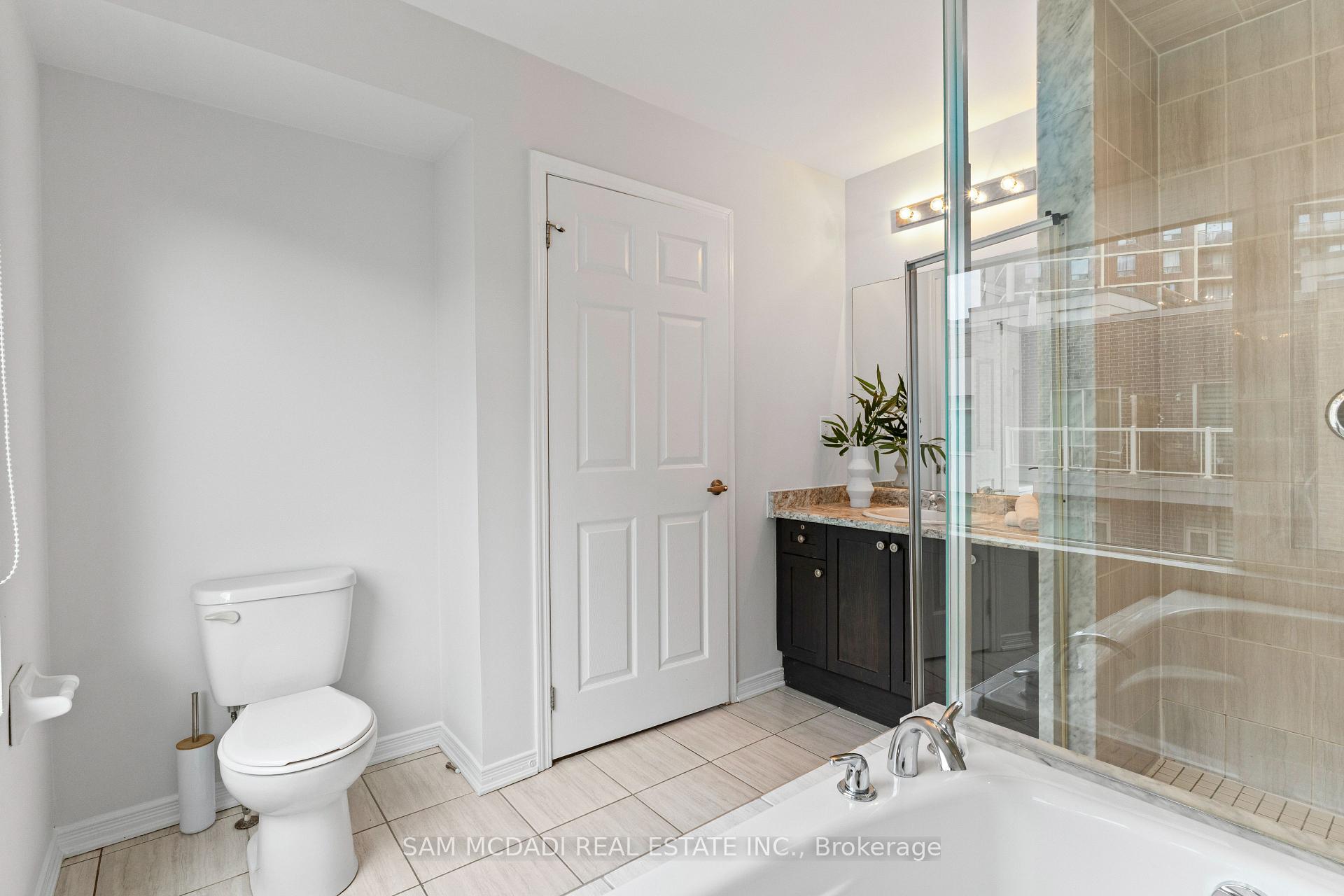 26 Applewood Lane 46, Toronto Unit: 46