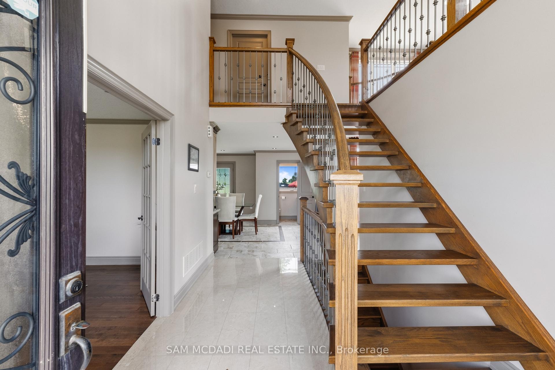 3136 Lower Base Line W