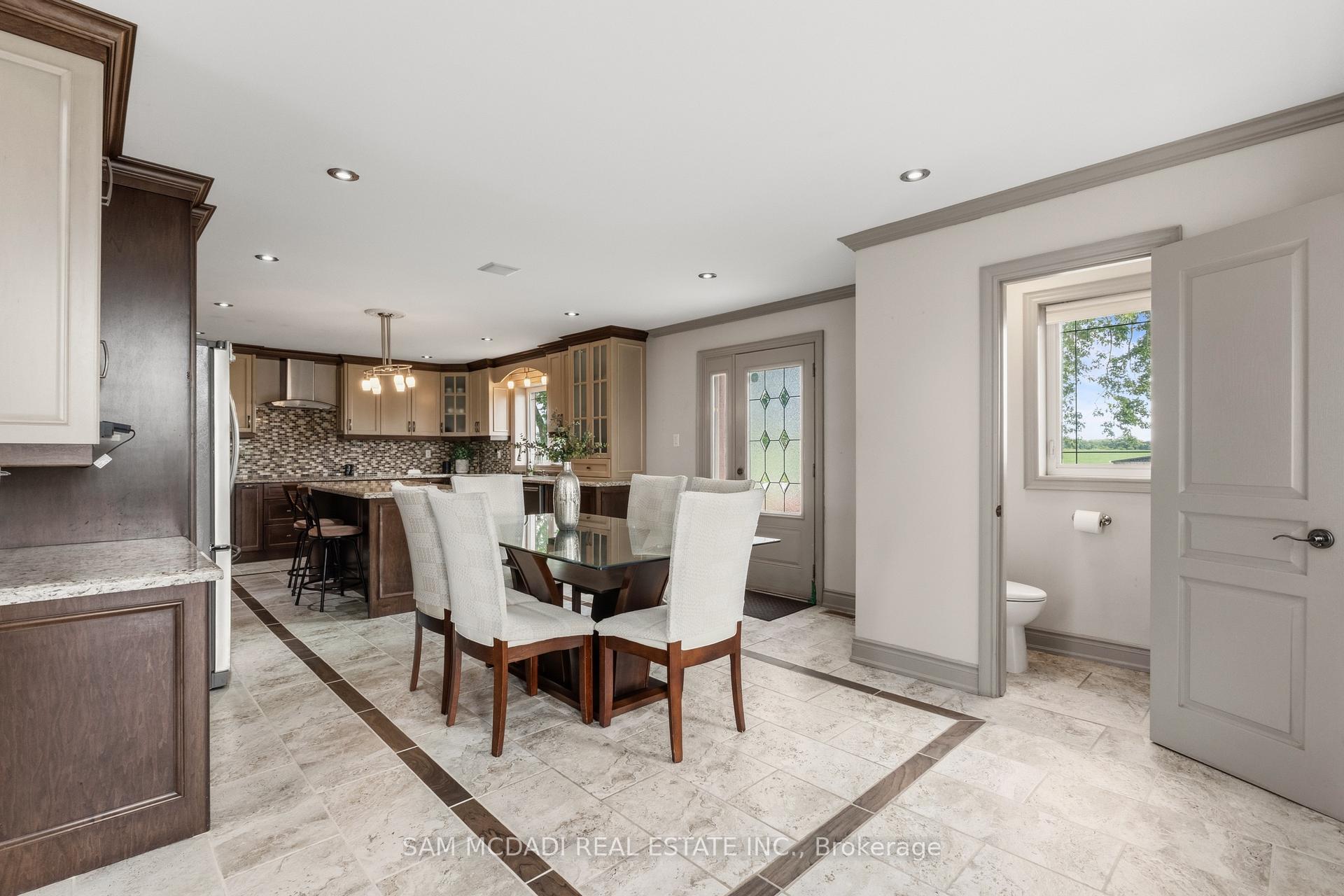 3136 Lower Base Line W