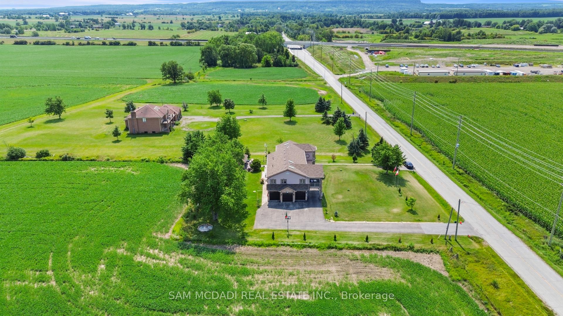 3136 Lower Base Line W