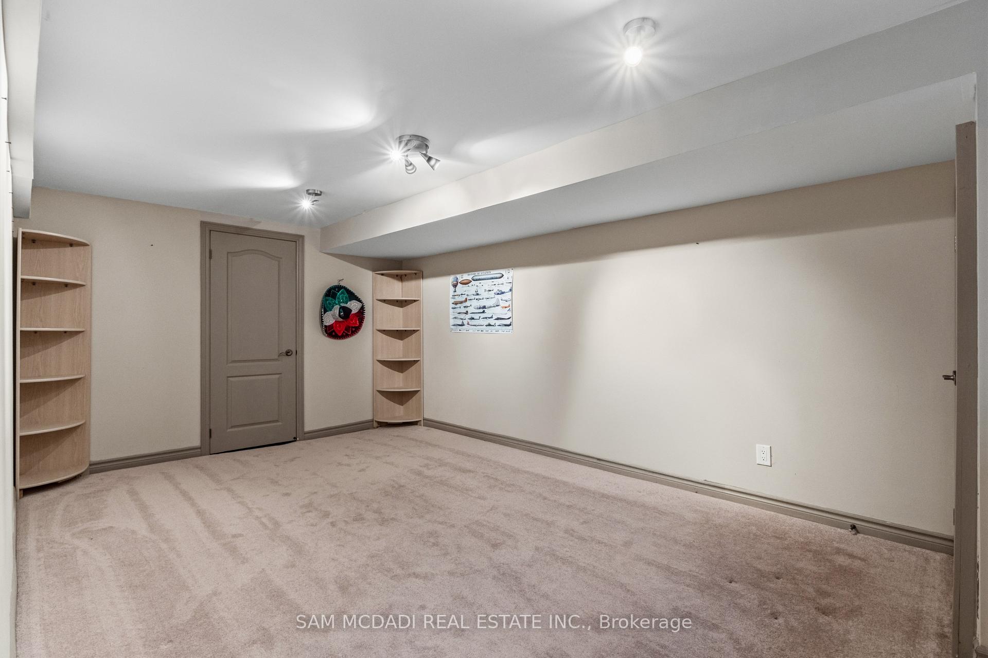 3136 Lower Base Line W