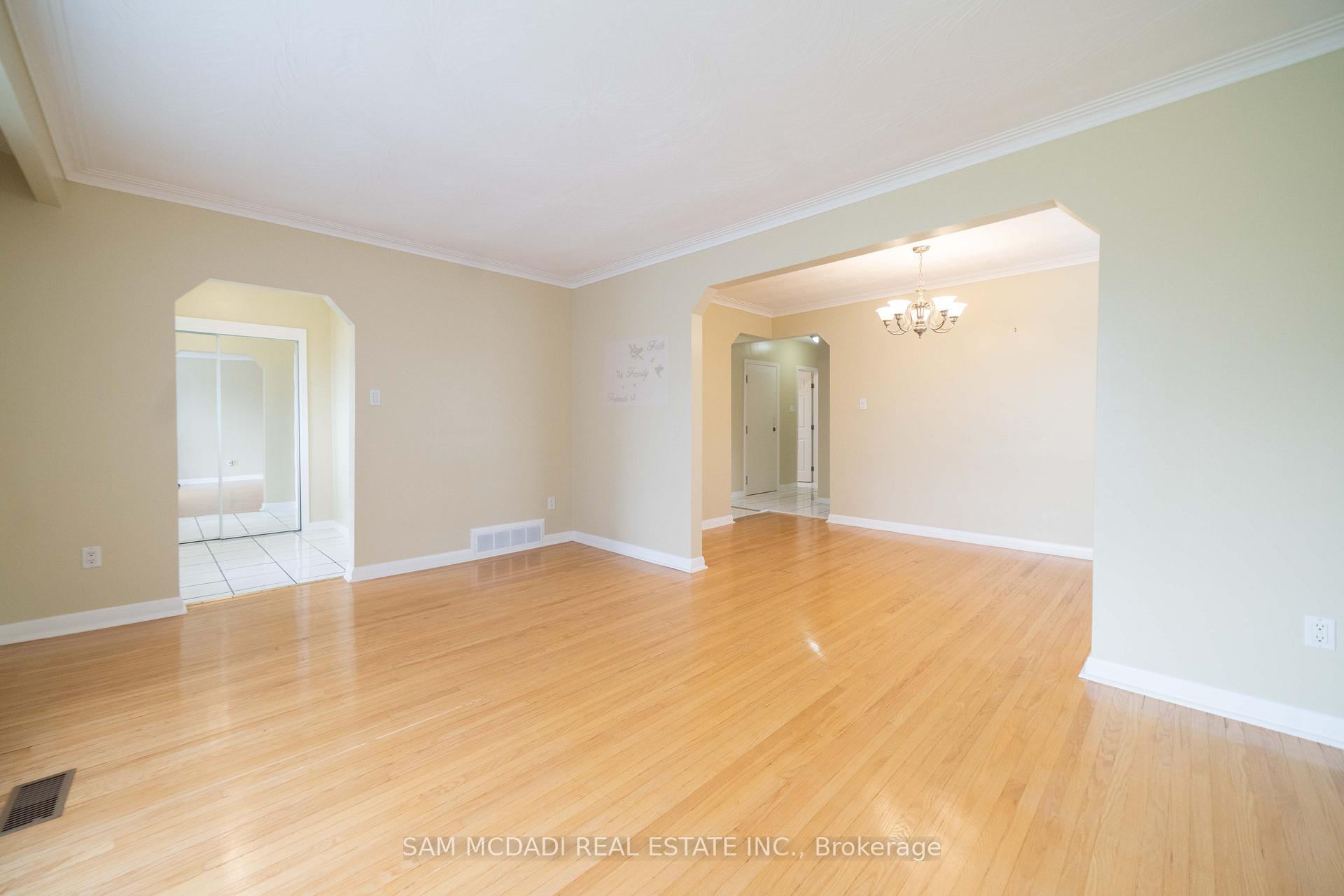 544 Sandmere Place Upper