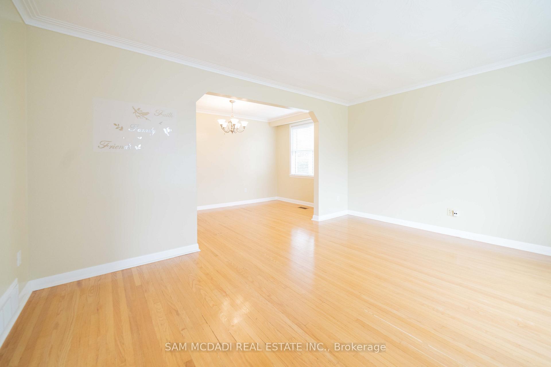 544 Sandmere Place Upper