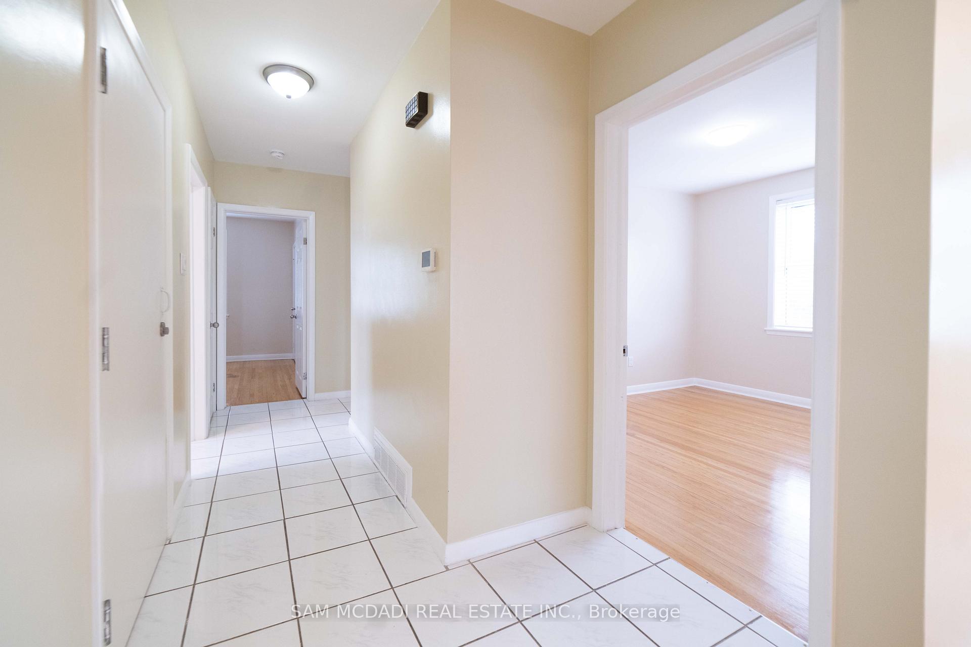 544 Sandmere Place Upper