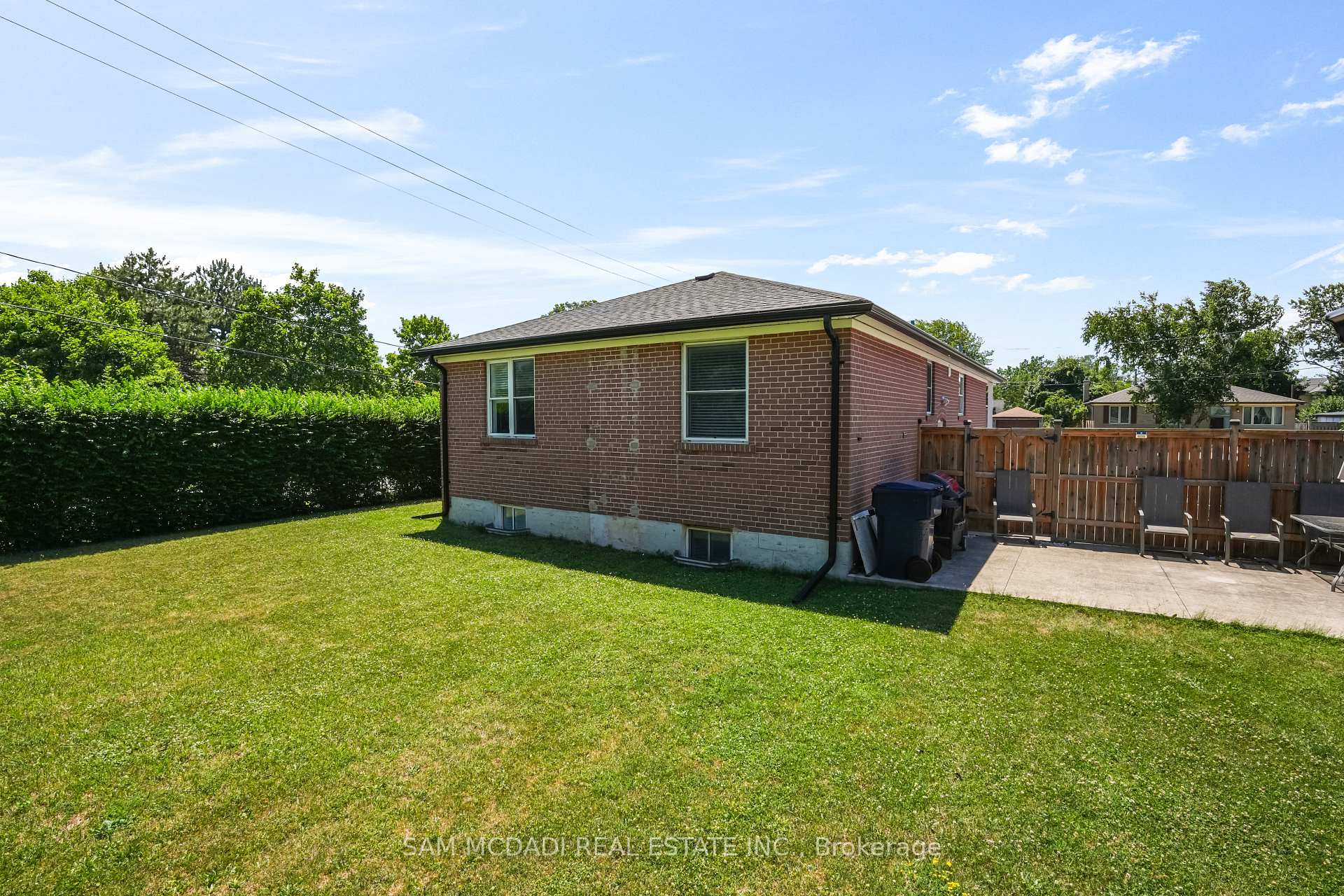 544 Sandmere Place Upper