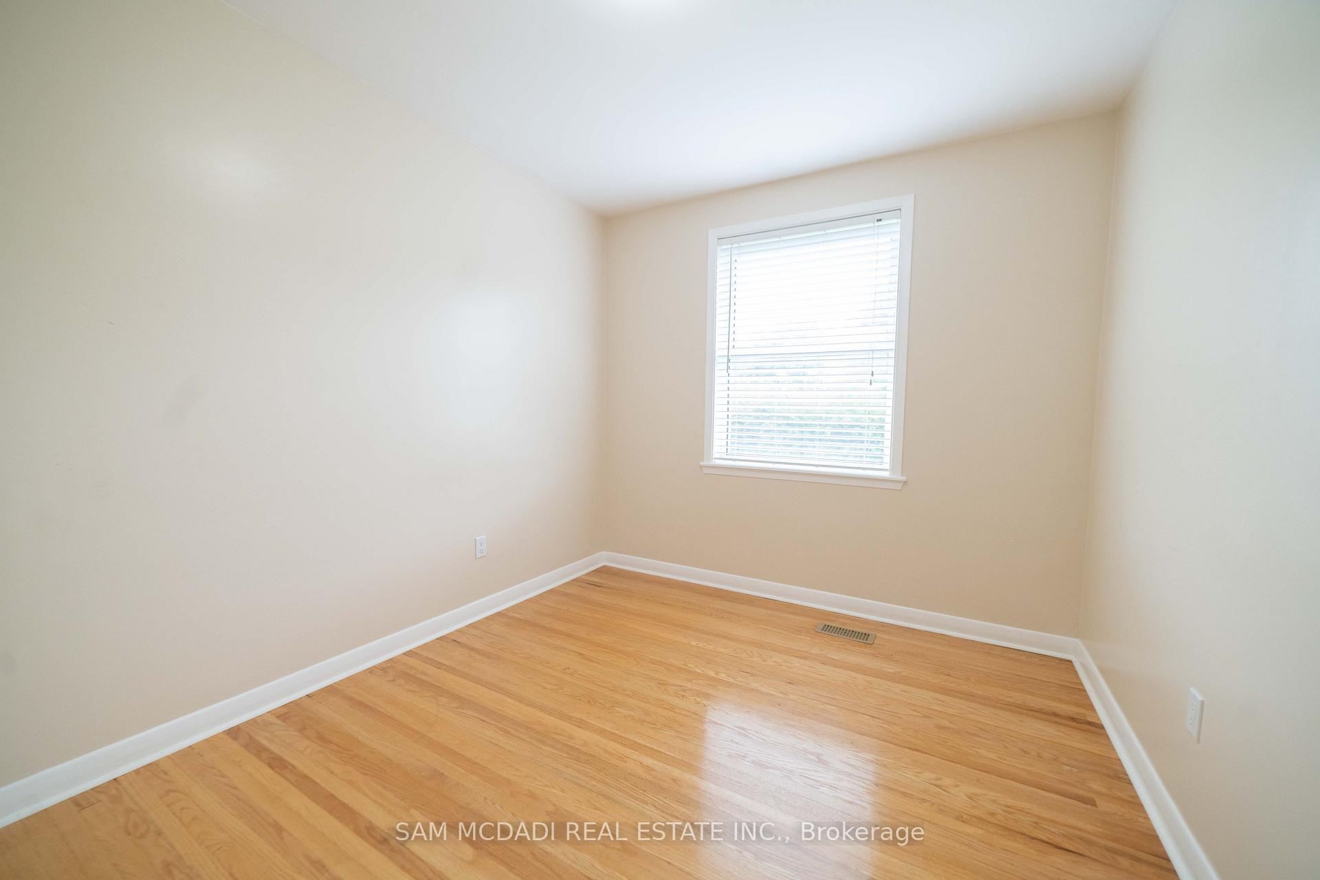 544 Sandmere Place Upper
