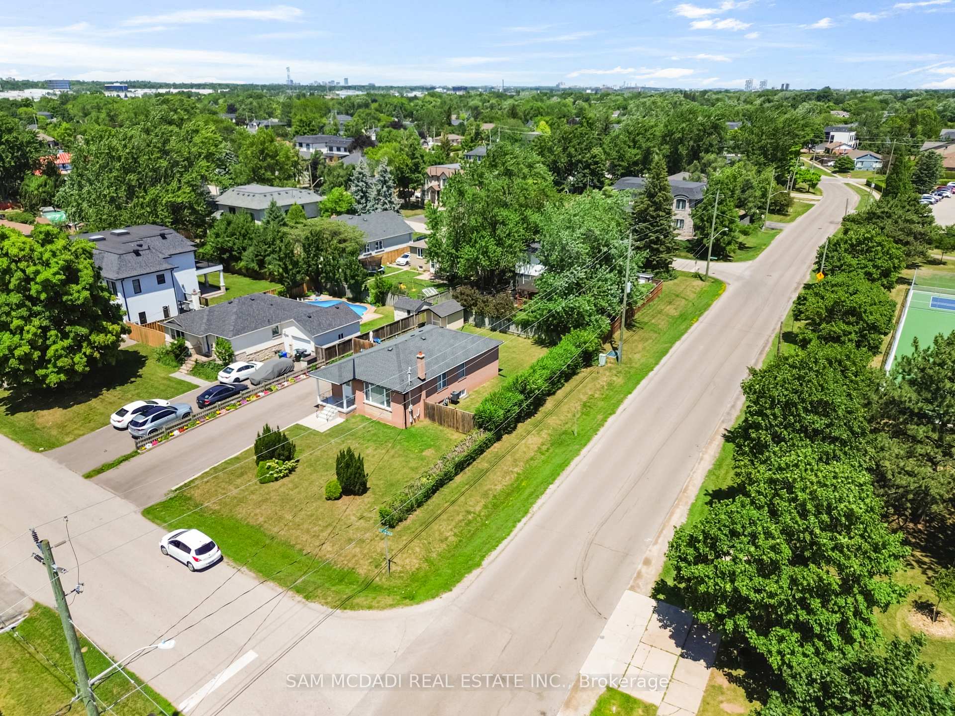544 Sandmere Place Upper