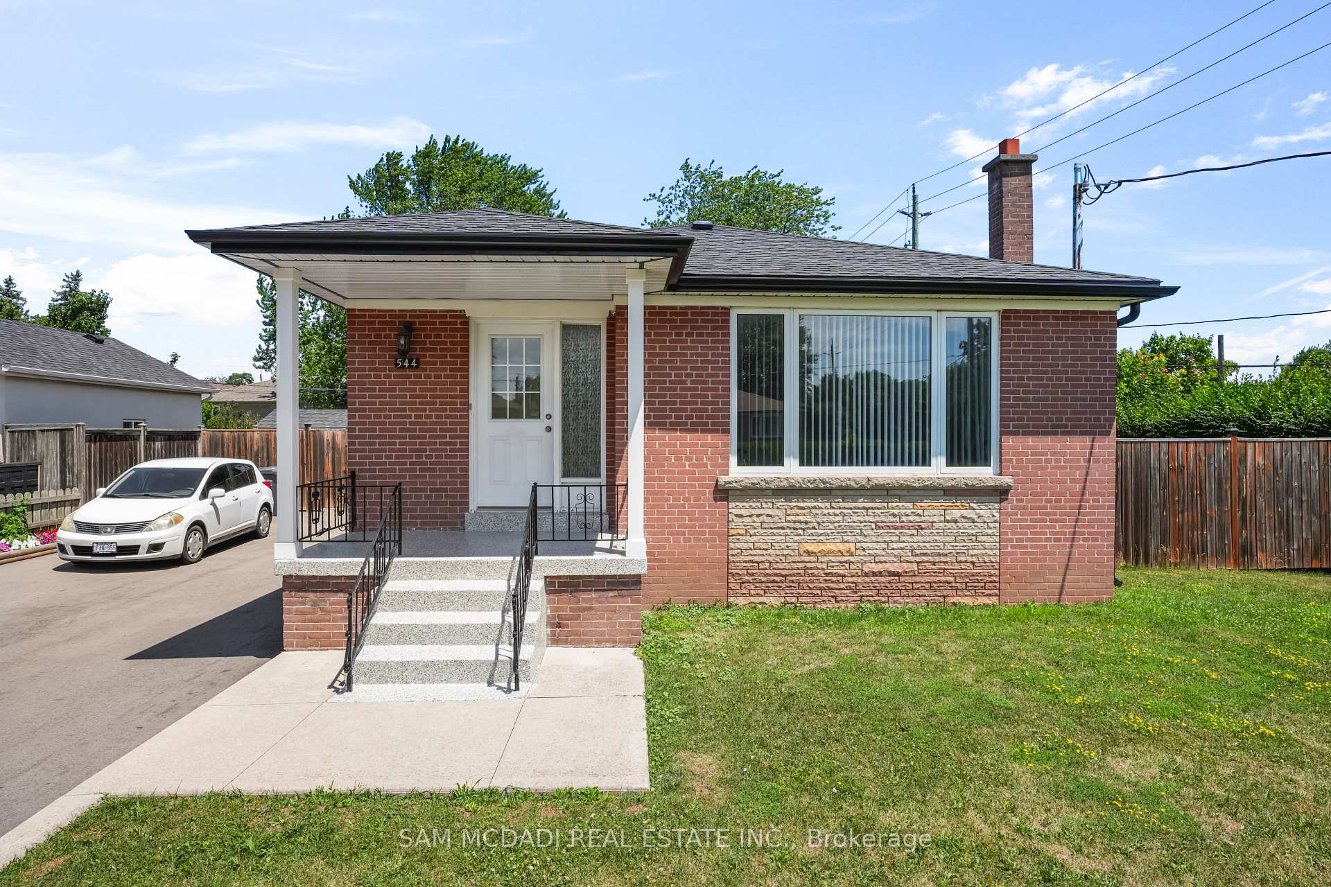 544 Sandmere Place Upper