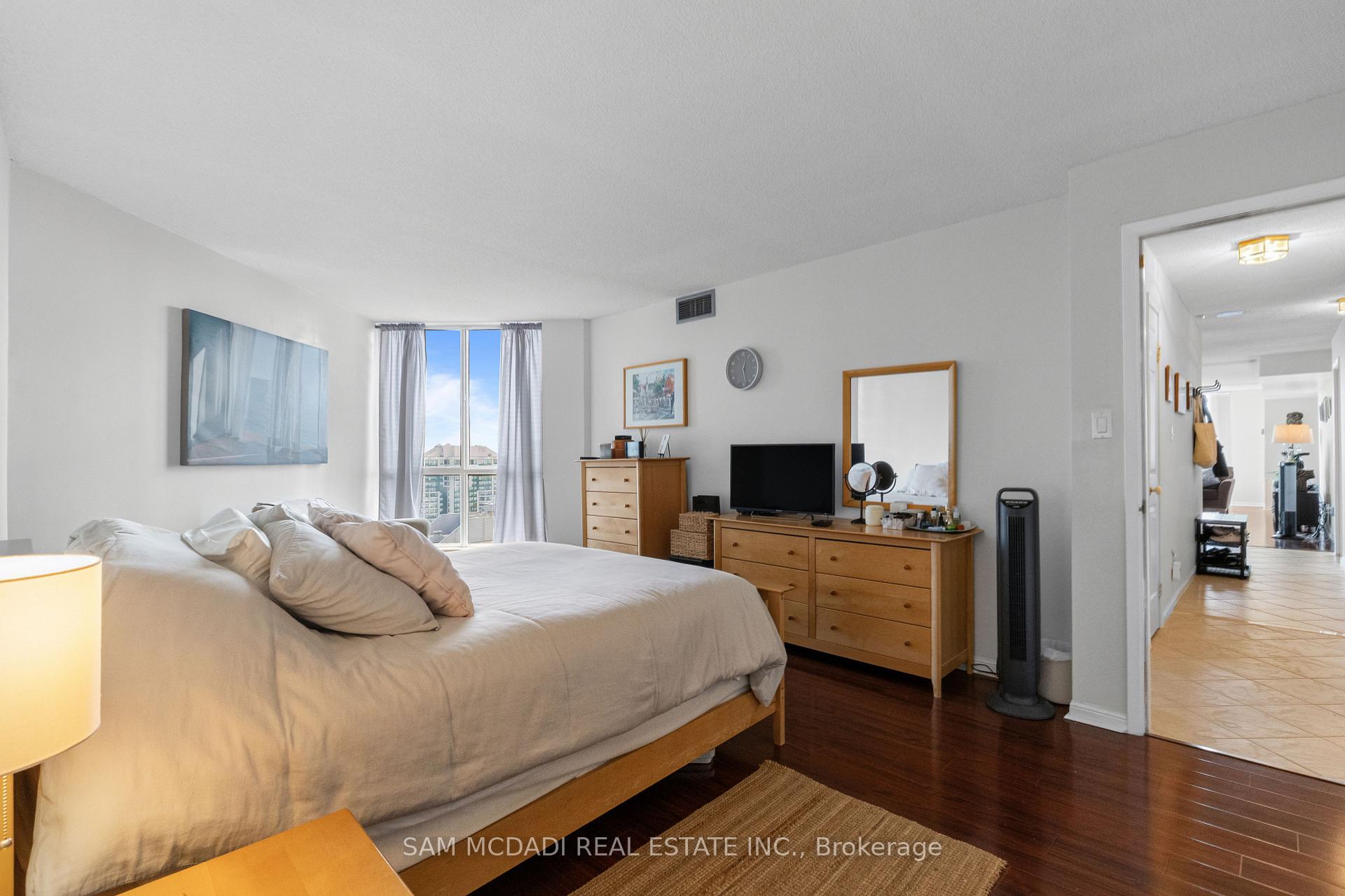 55 Kingsbridge Garden Circle 2305