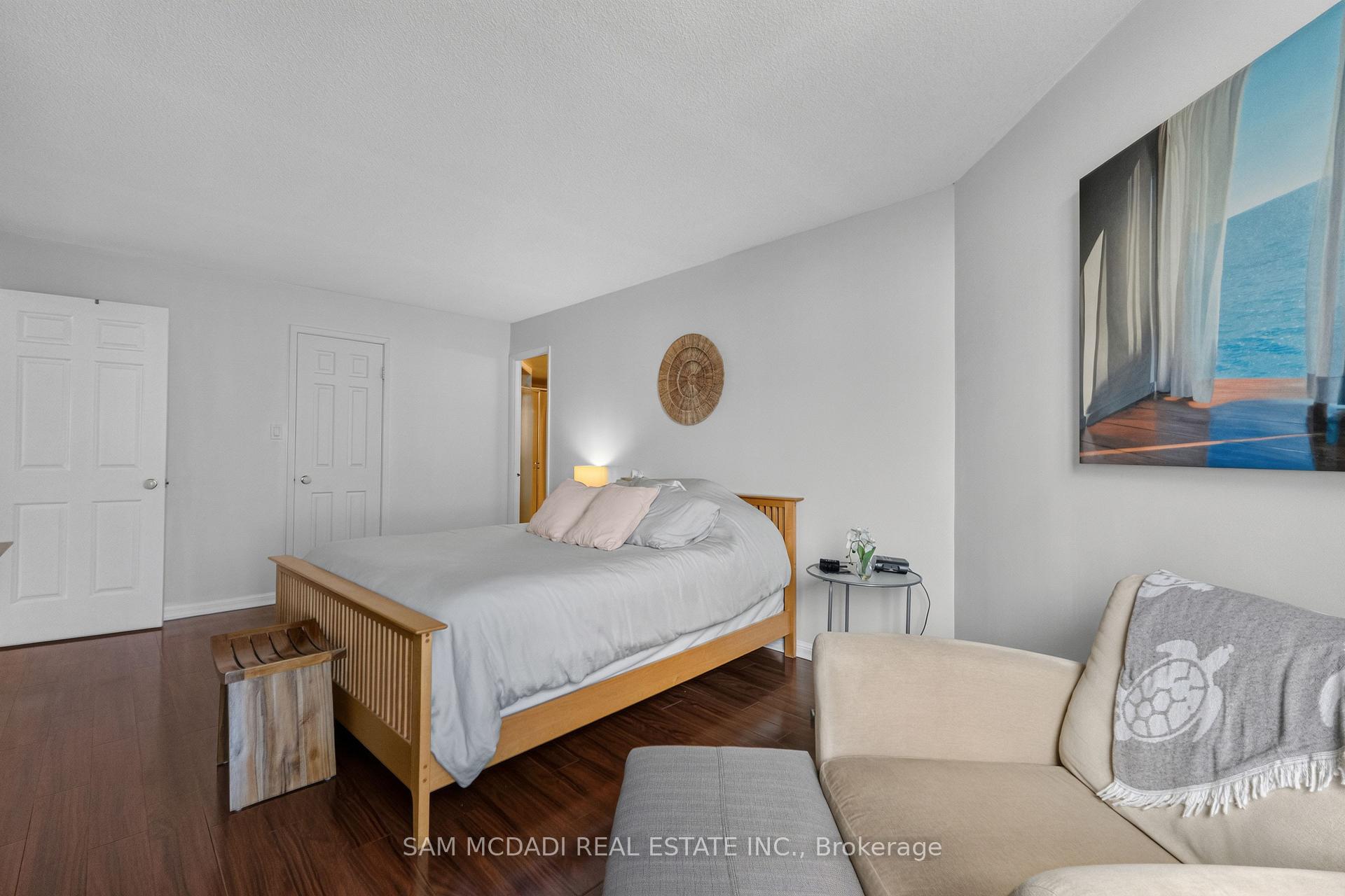 55 Kingsbridge Garden Circle 2305