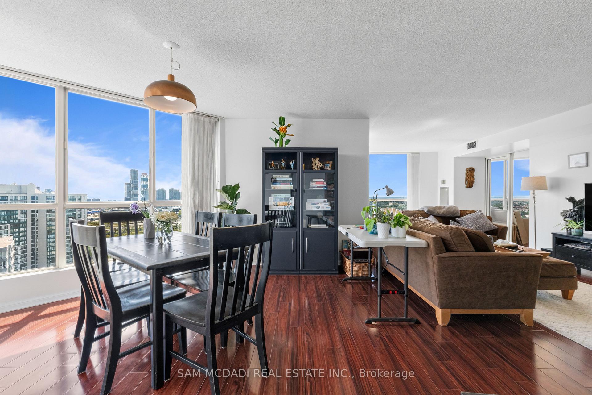 55 Kingsbridge Garden Circle 2305
