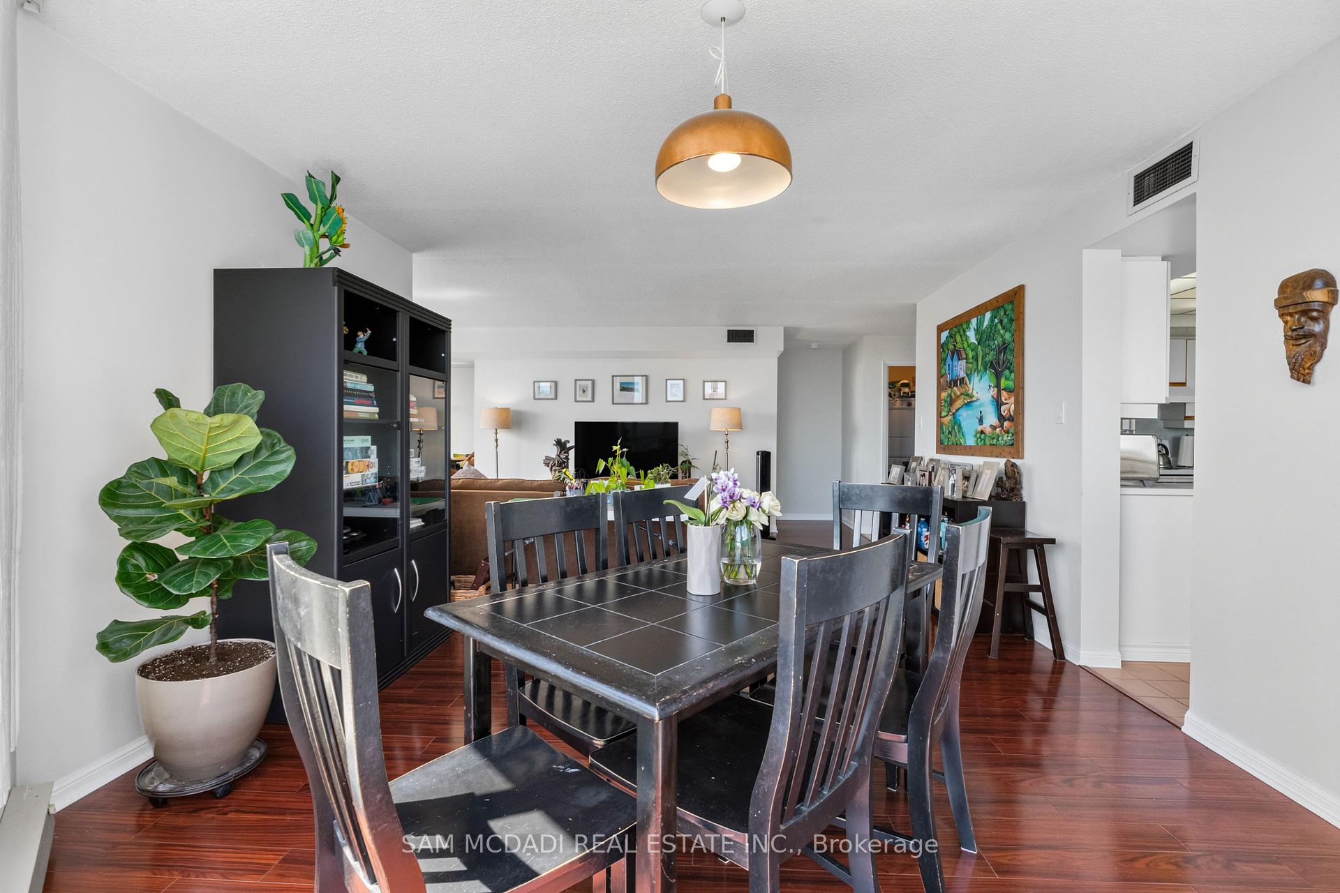 55 Kingsbridge Garden Circle 2305