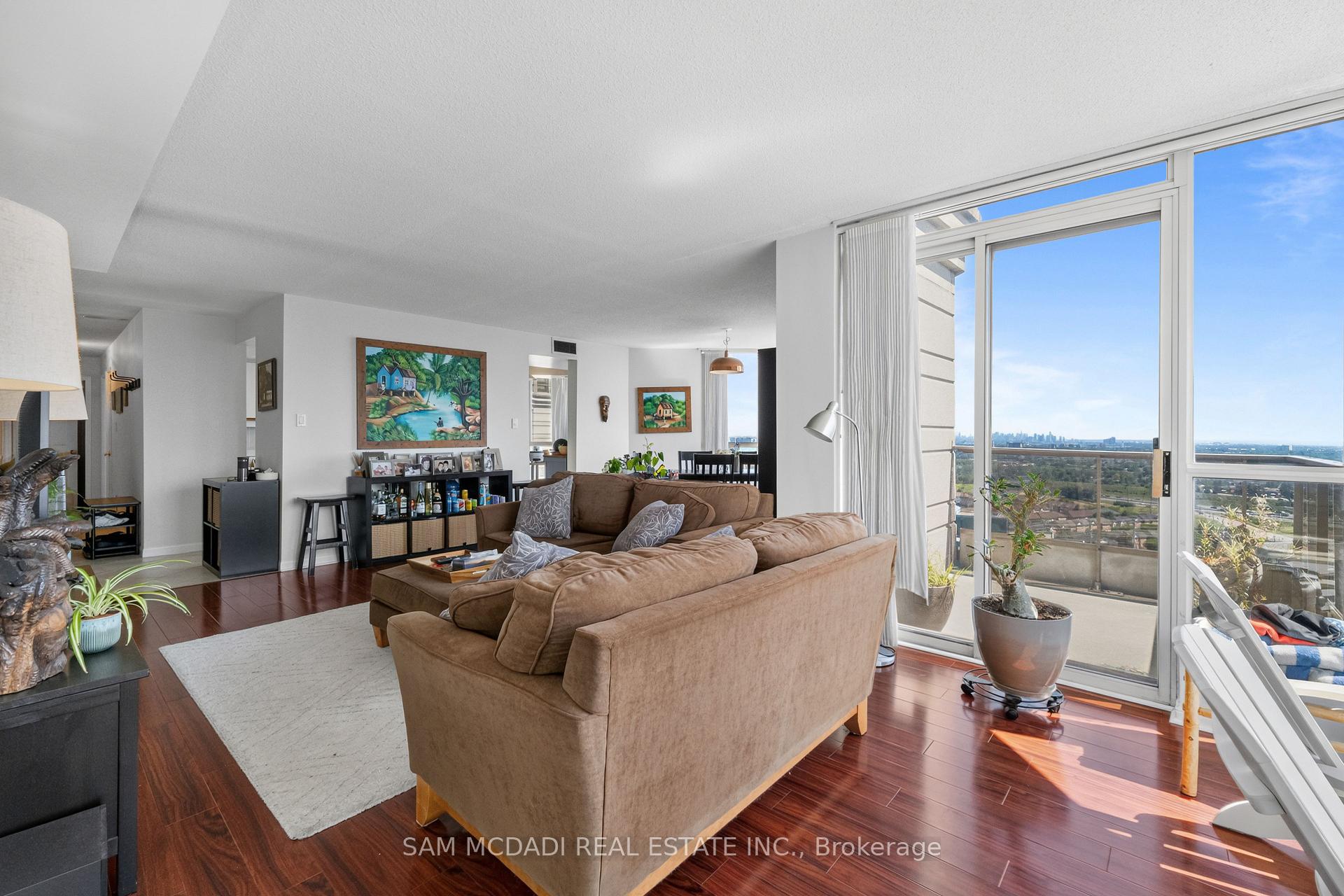 55 Kingsbridge Garden Circle 2305