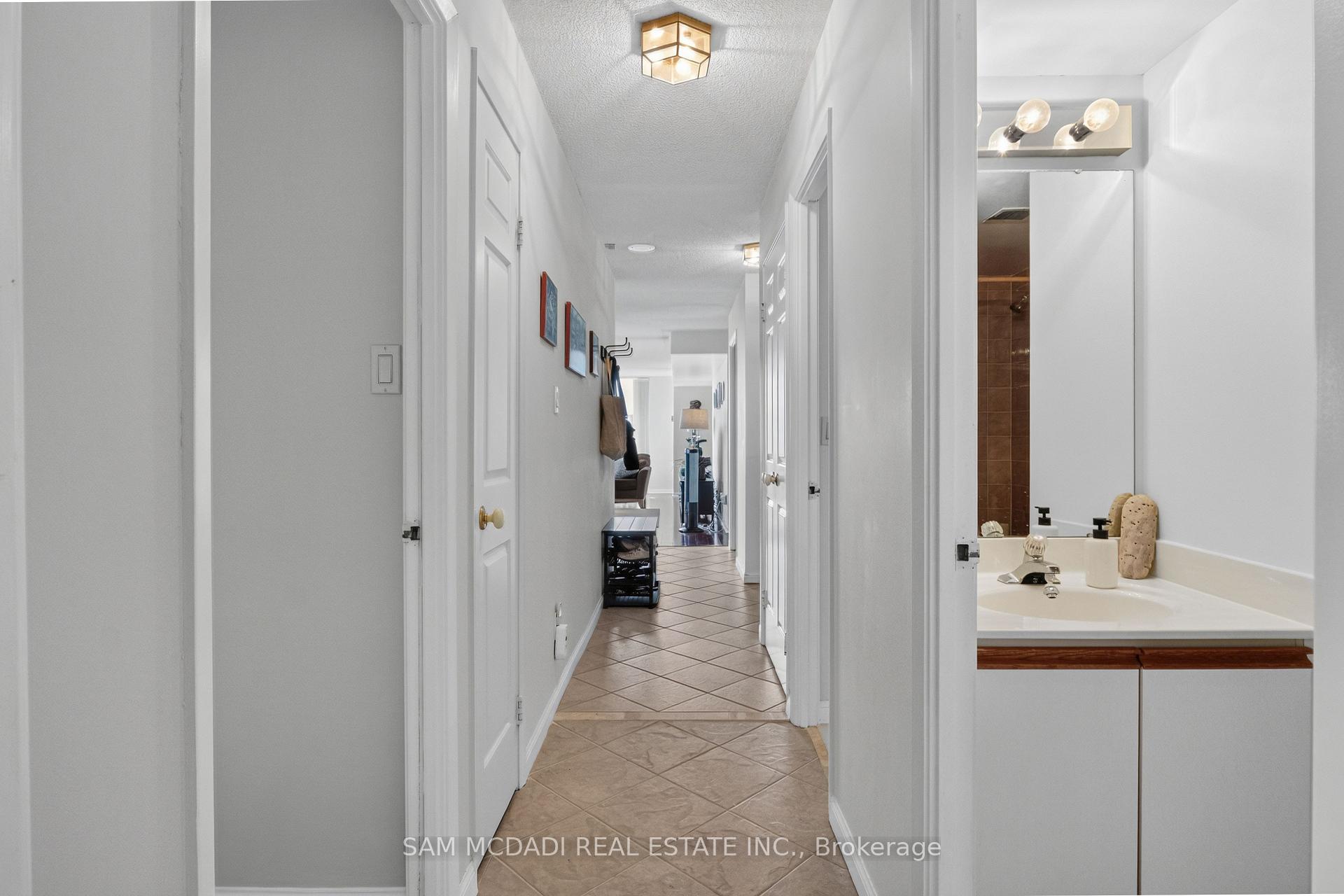 55 Kingsbridge Garden Circle 2305
