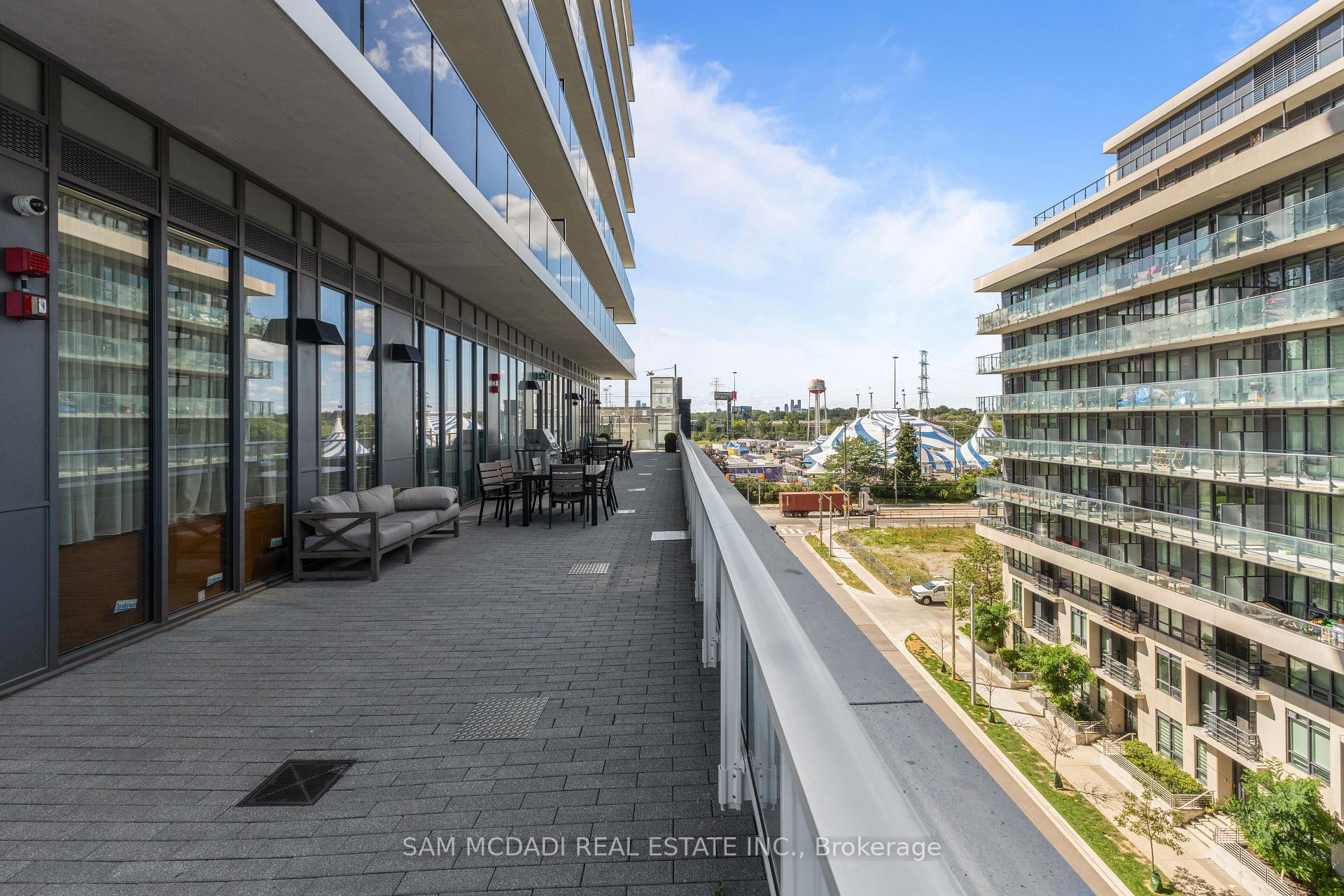 70 Annie Craig Drive 414, Toronto Unit: 414