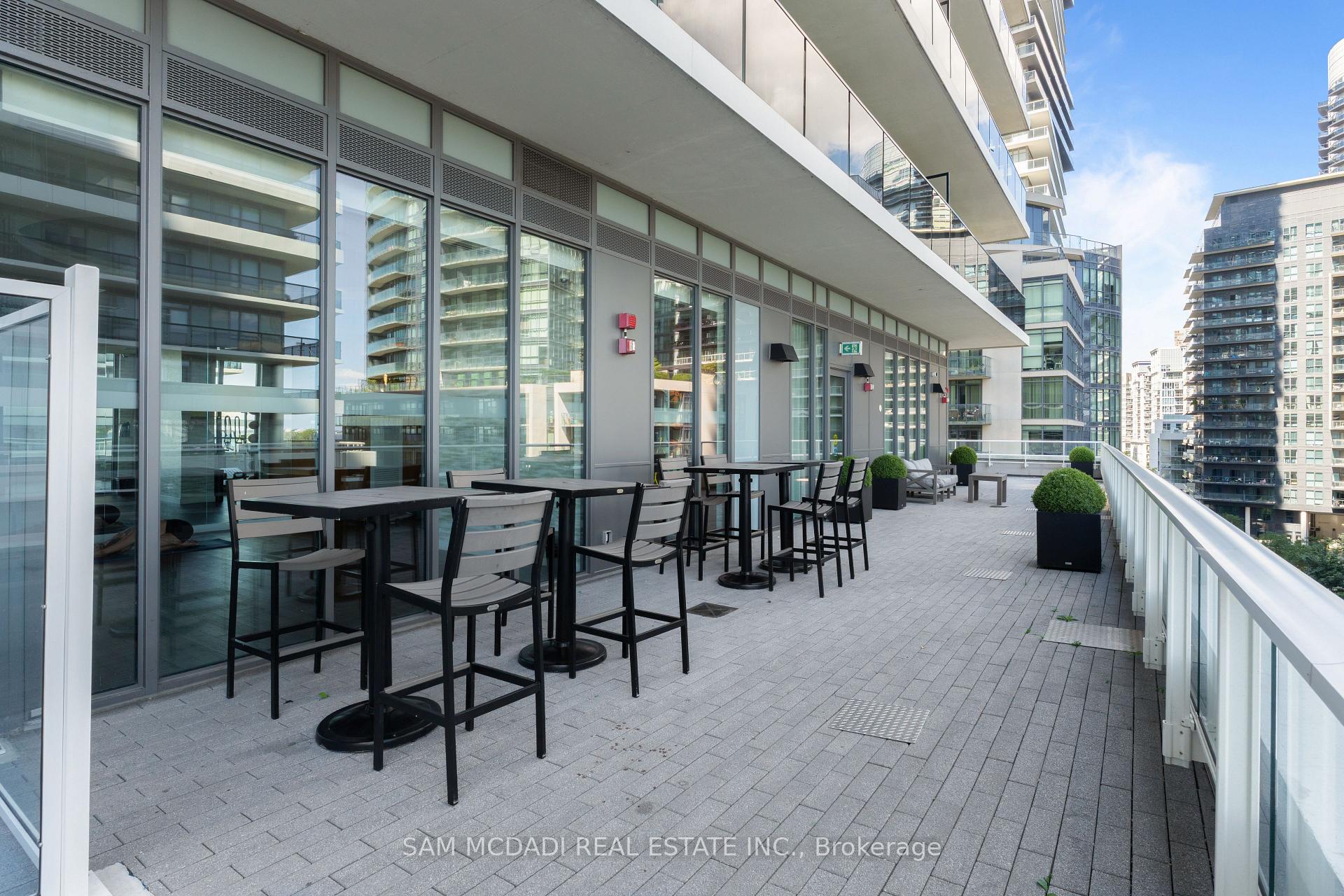 70 Annie Craig Drive 414, Toronto Unit: 414
