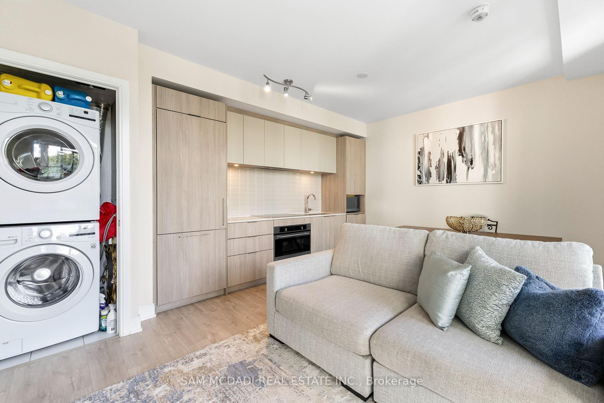 70 Annie Craig Drive 414, Toronto Unit: 414