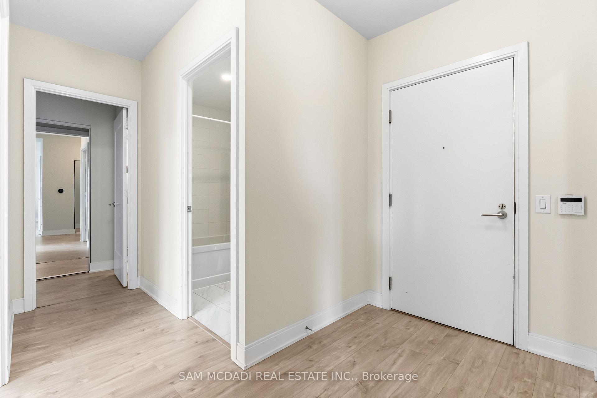 70 Annie Craig Drive 414, Toronto Unit: 414