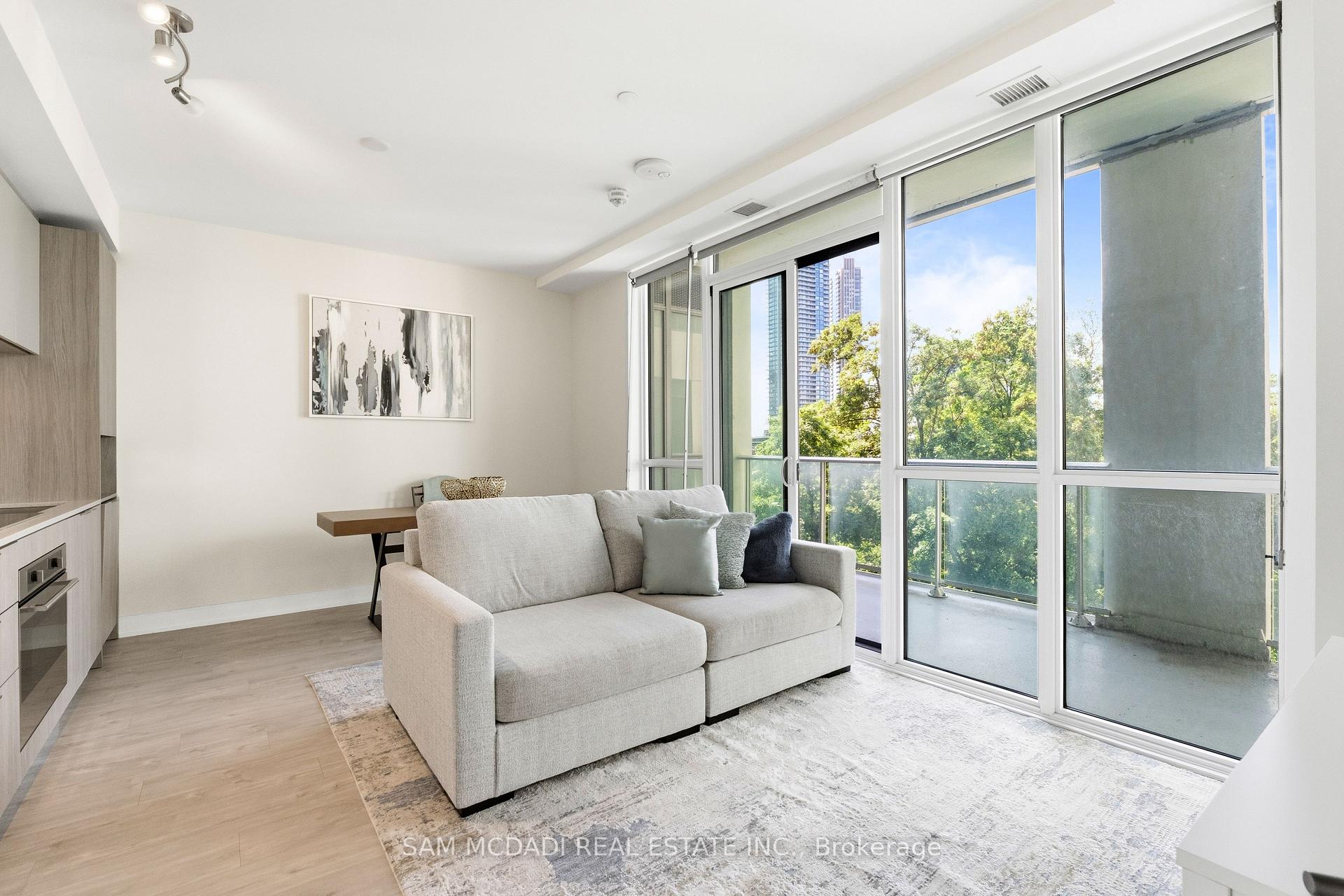 70 Annie Craig Drive 414, Toronto Unit: 414