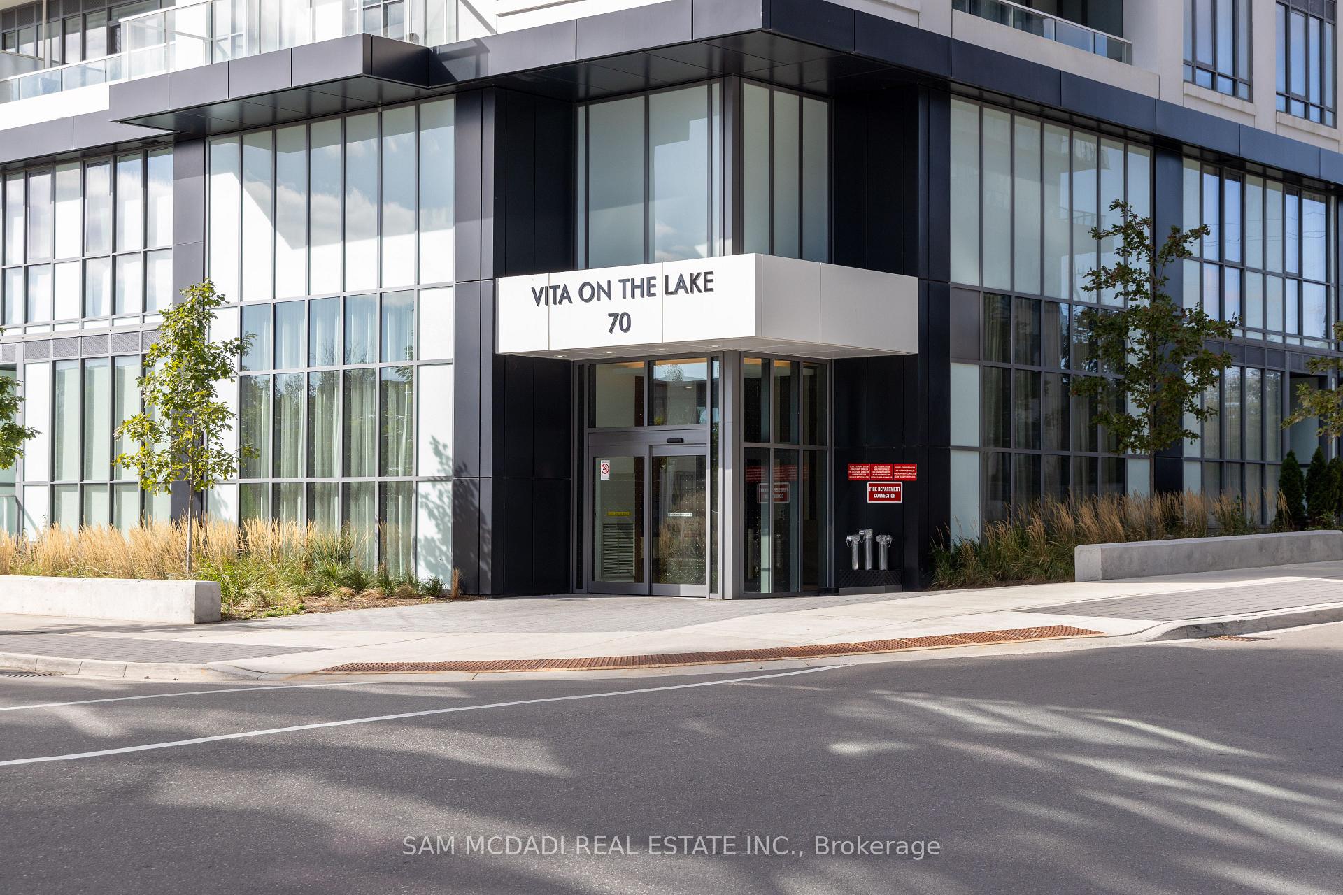 70 Annie Craig Drive 414, Toronto Unit: 414