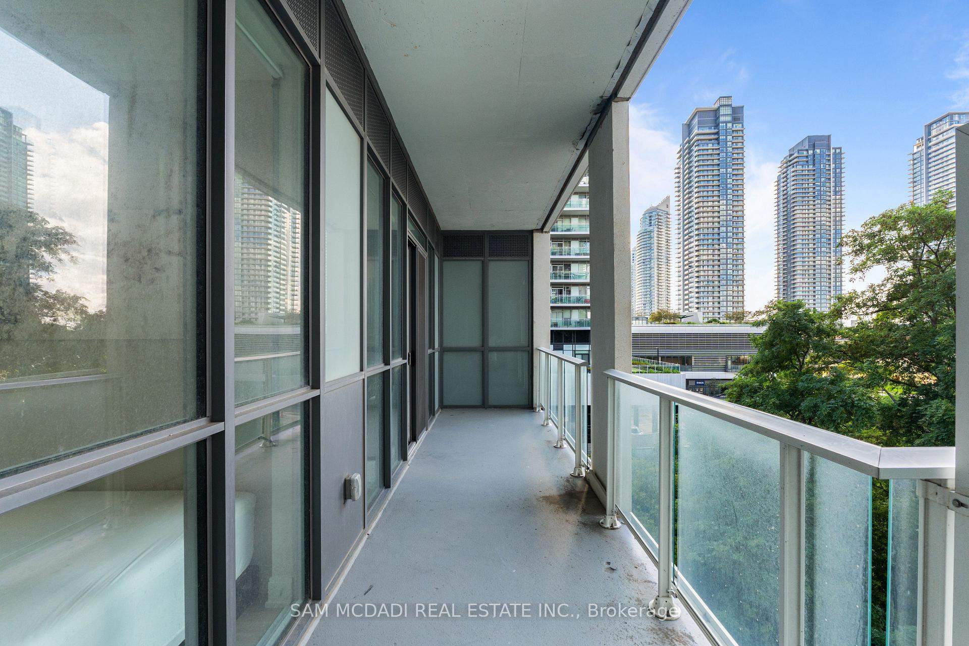 70 Annie Craig Drive 414, Toronto Unit: 414