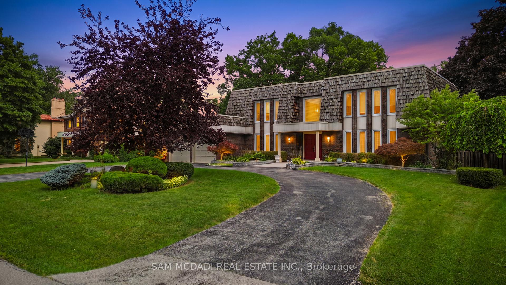 2145 Oneida Crescent