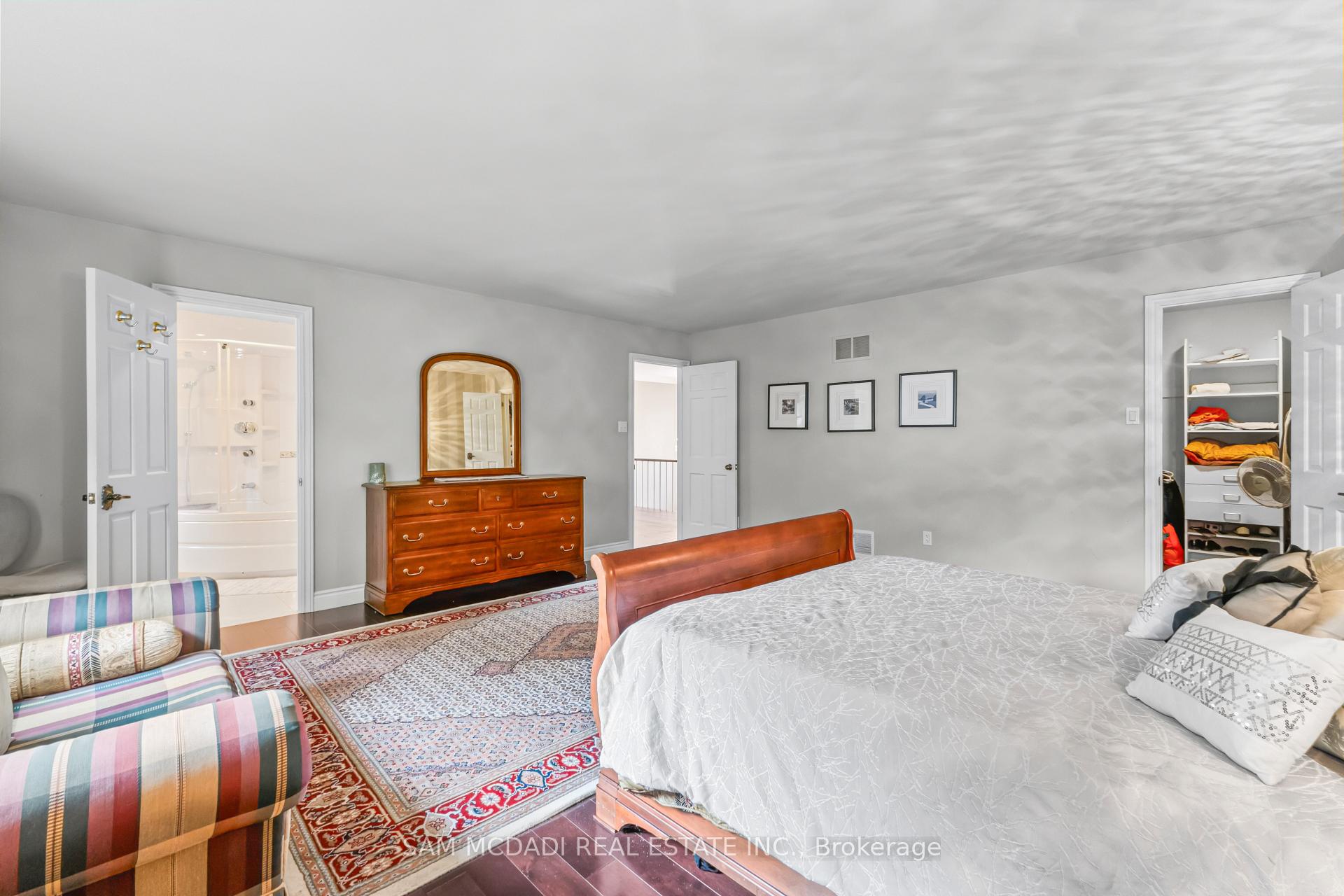 2145 Oneida Crescent