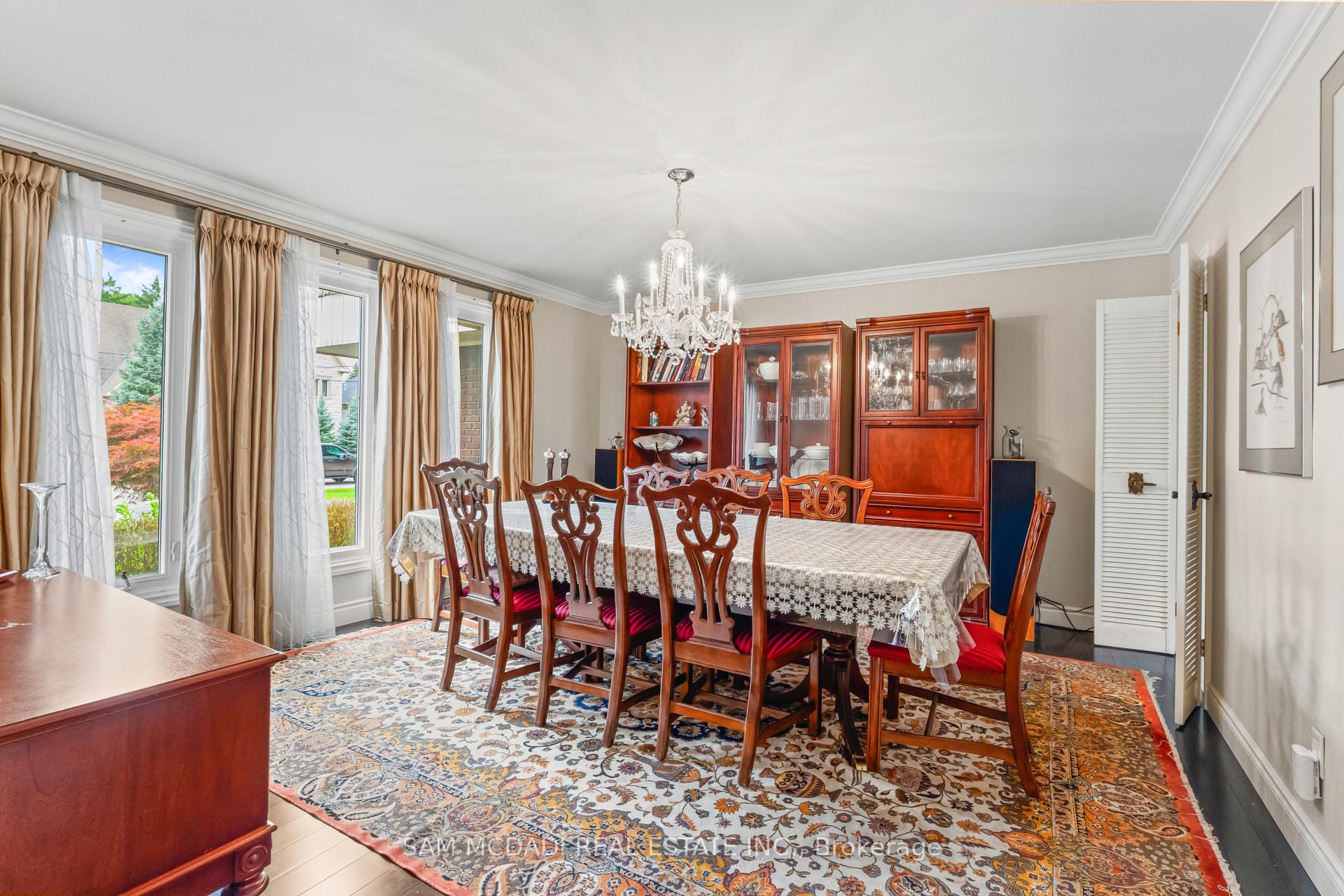 2145 Oneida Crescent