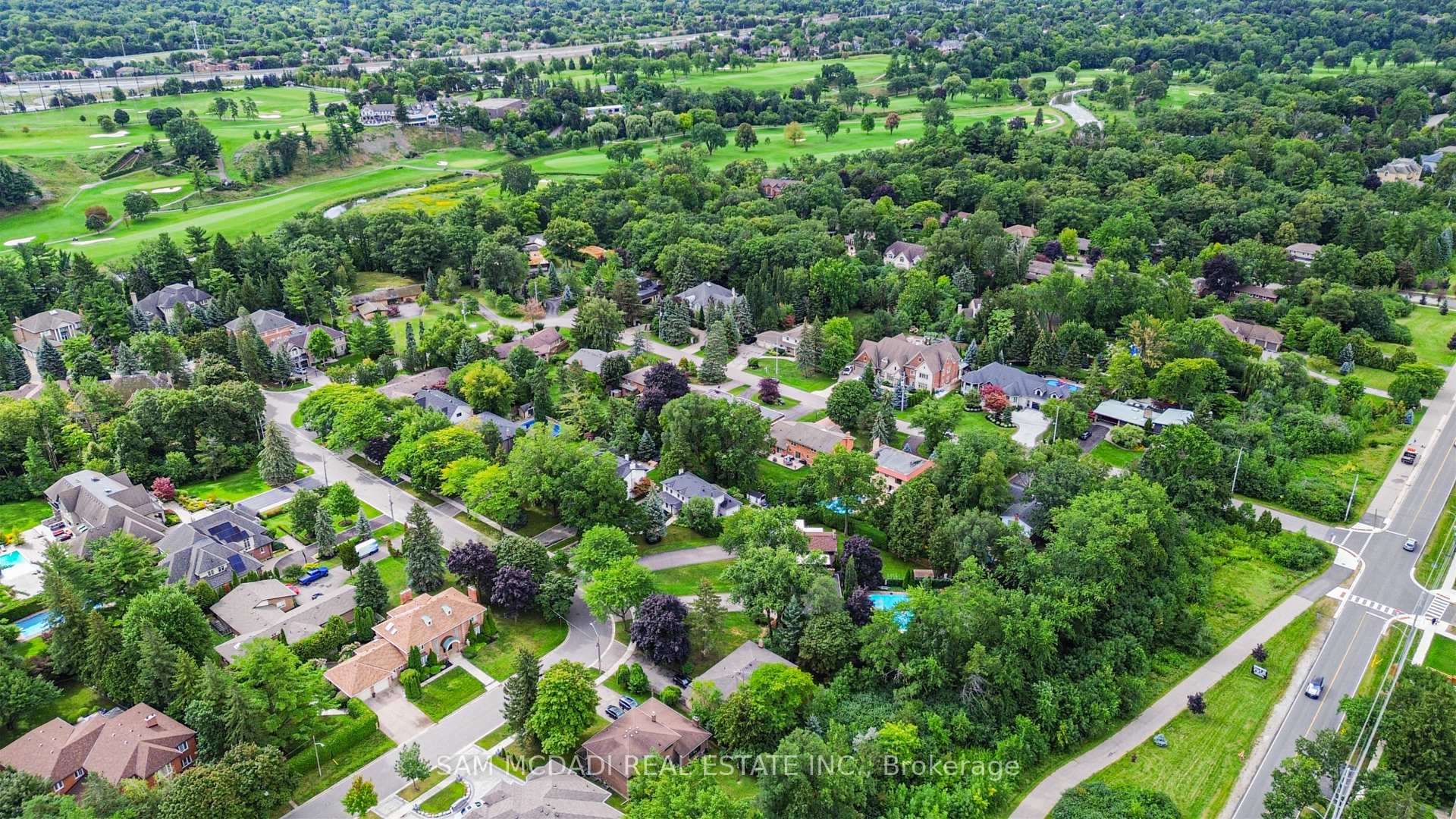 2145 Oneida Crescent