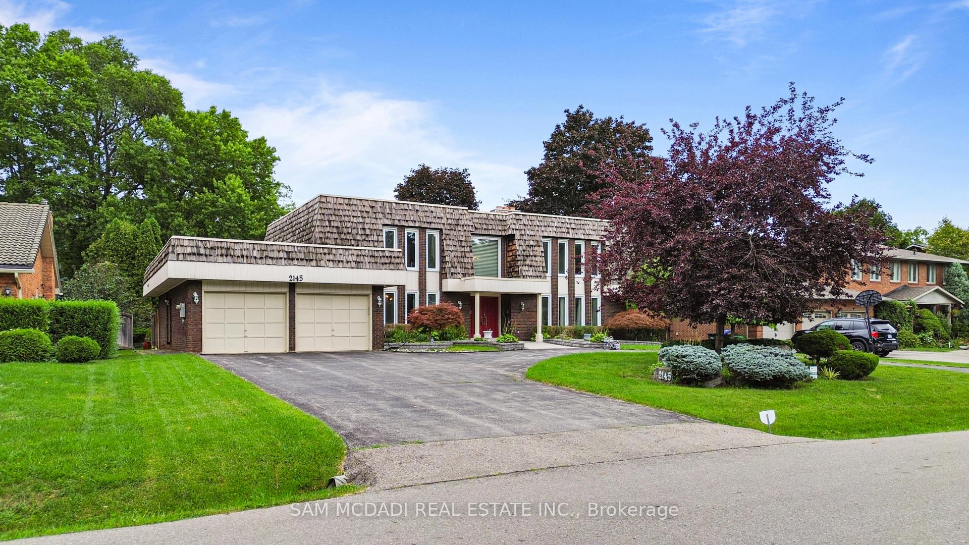 2145 Oneida Crescent