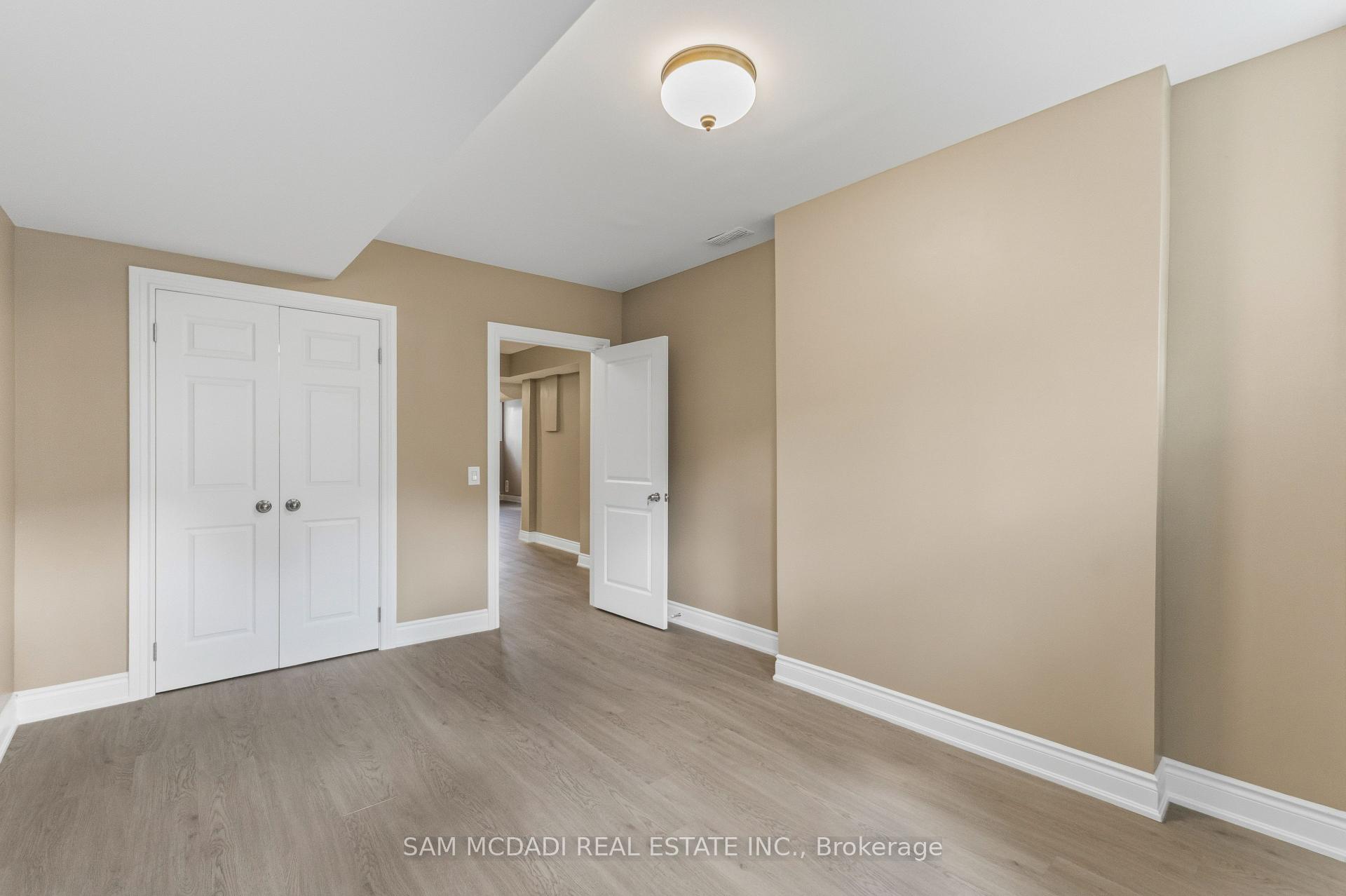 15 Eaglesprings Crescent