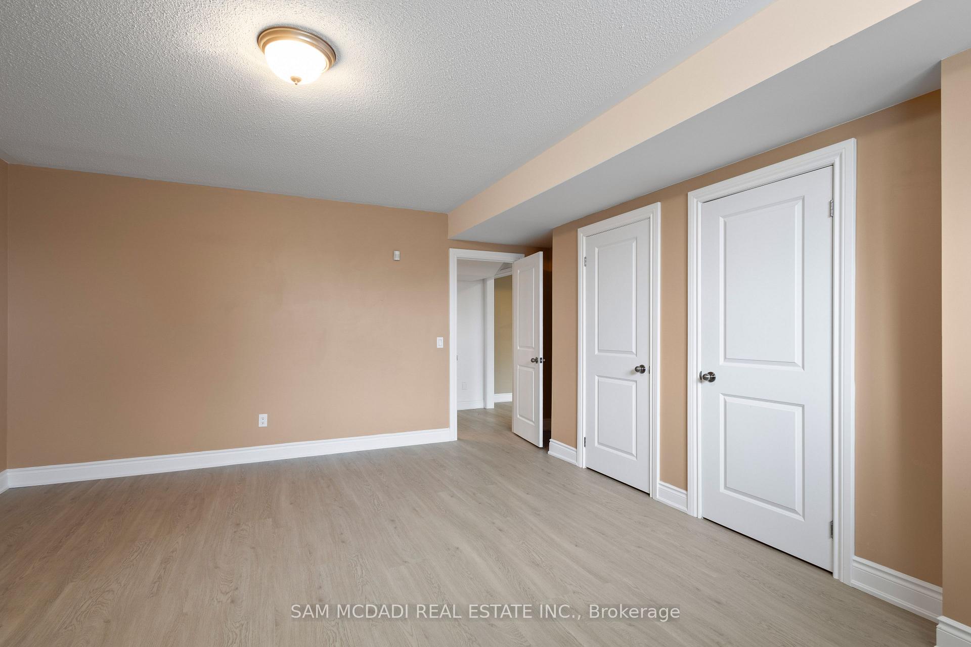 15 Eaglesprings Crescent