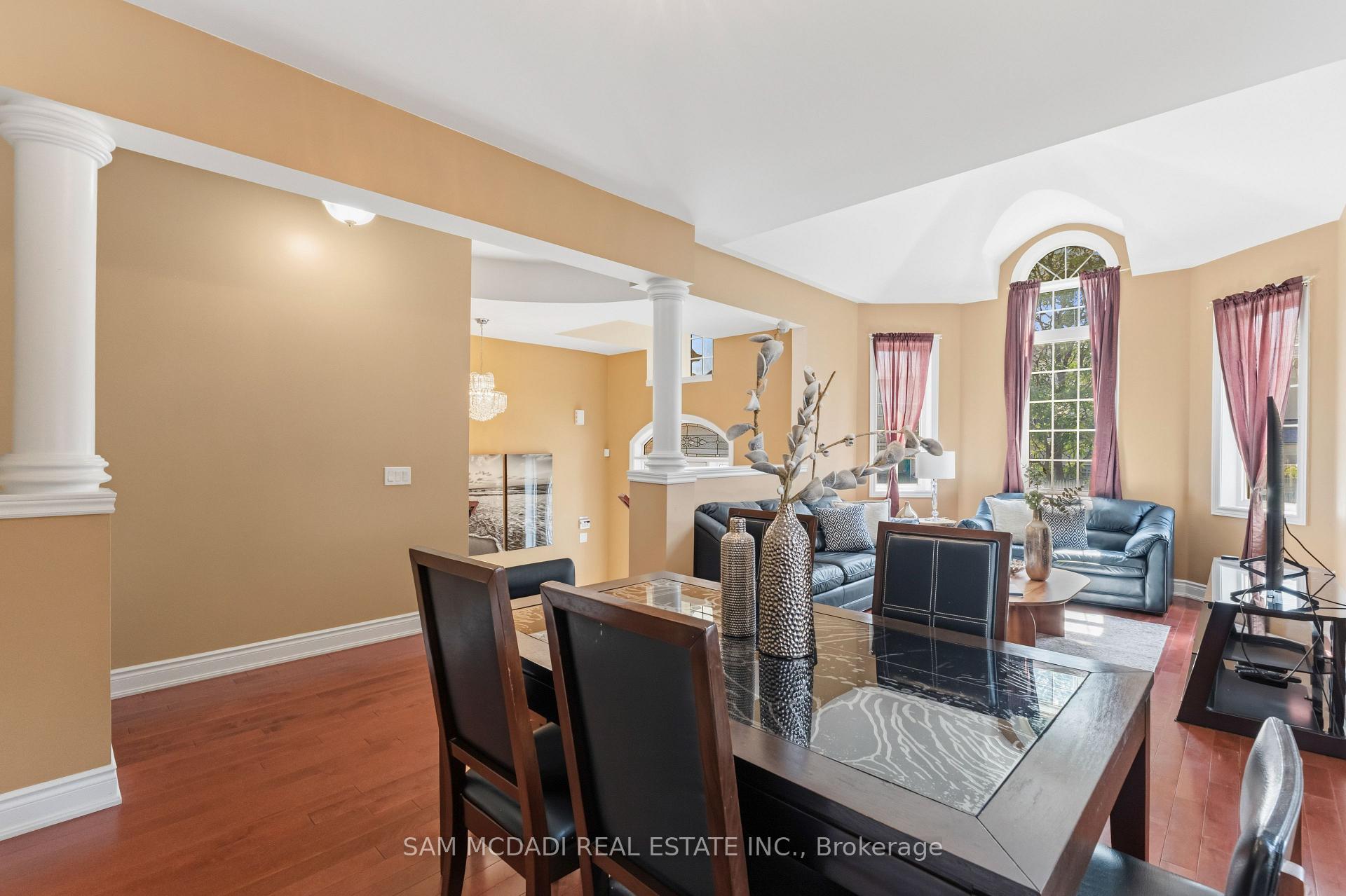 15 Eaglesprings Crescent