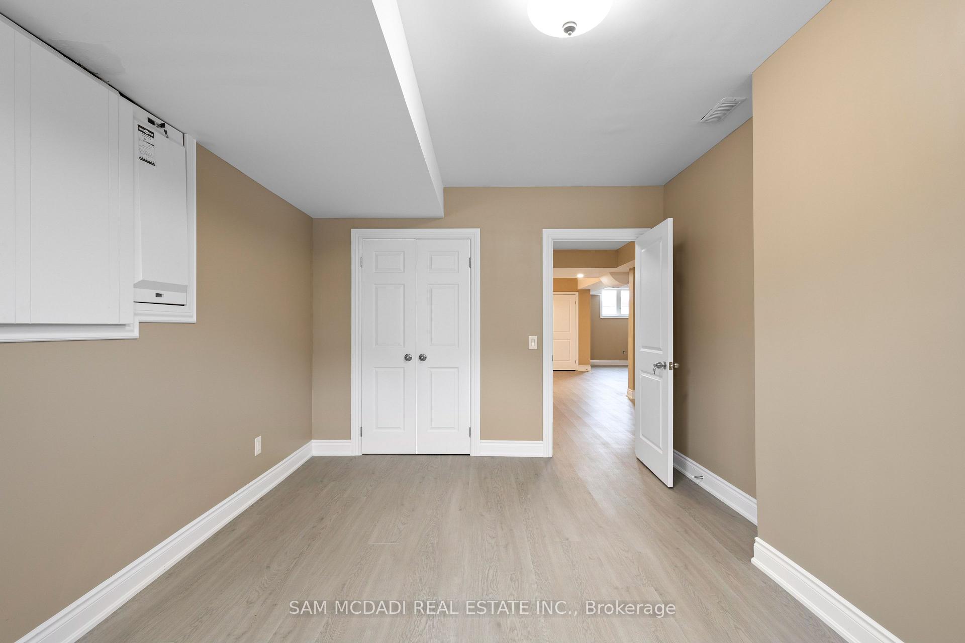 15 Eaglesprings Crescent