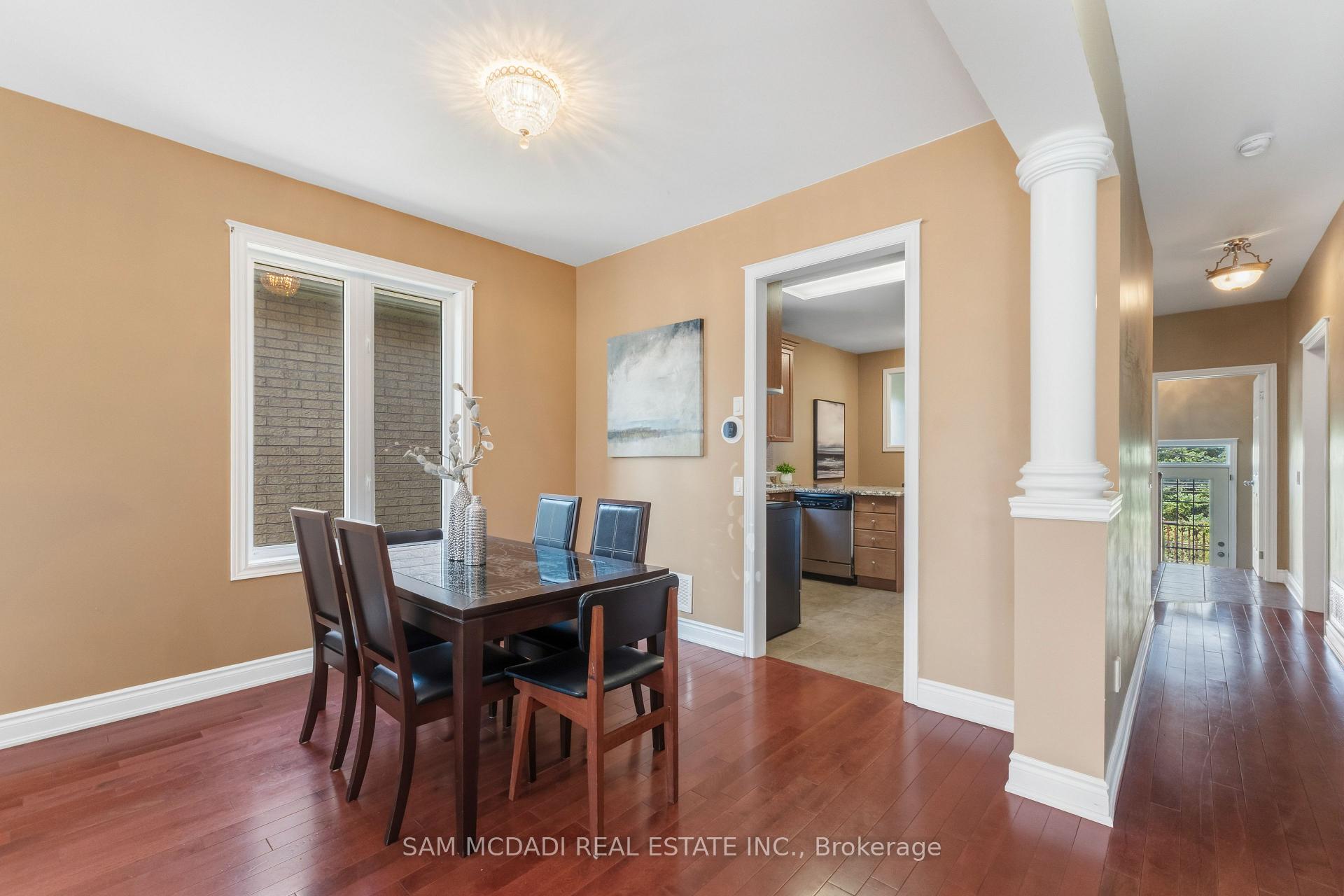 15 Eaglesprings Crescent